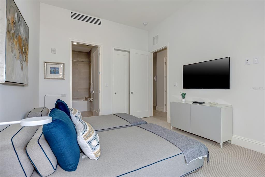 THE PEARL - Residential