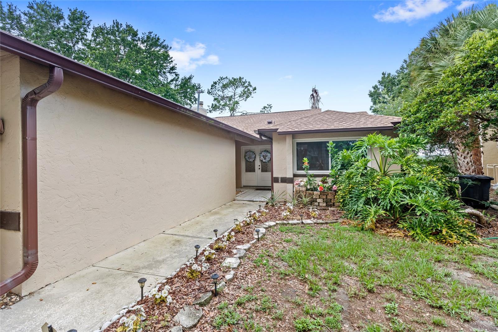 942 BEACH BREEZE DRIVE