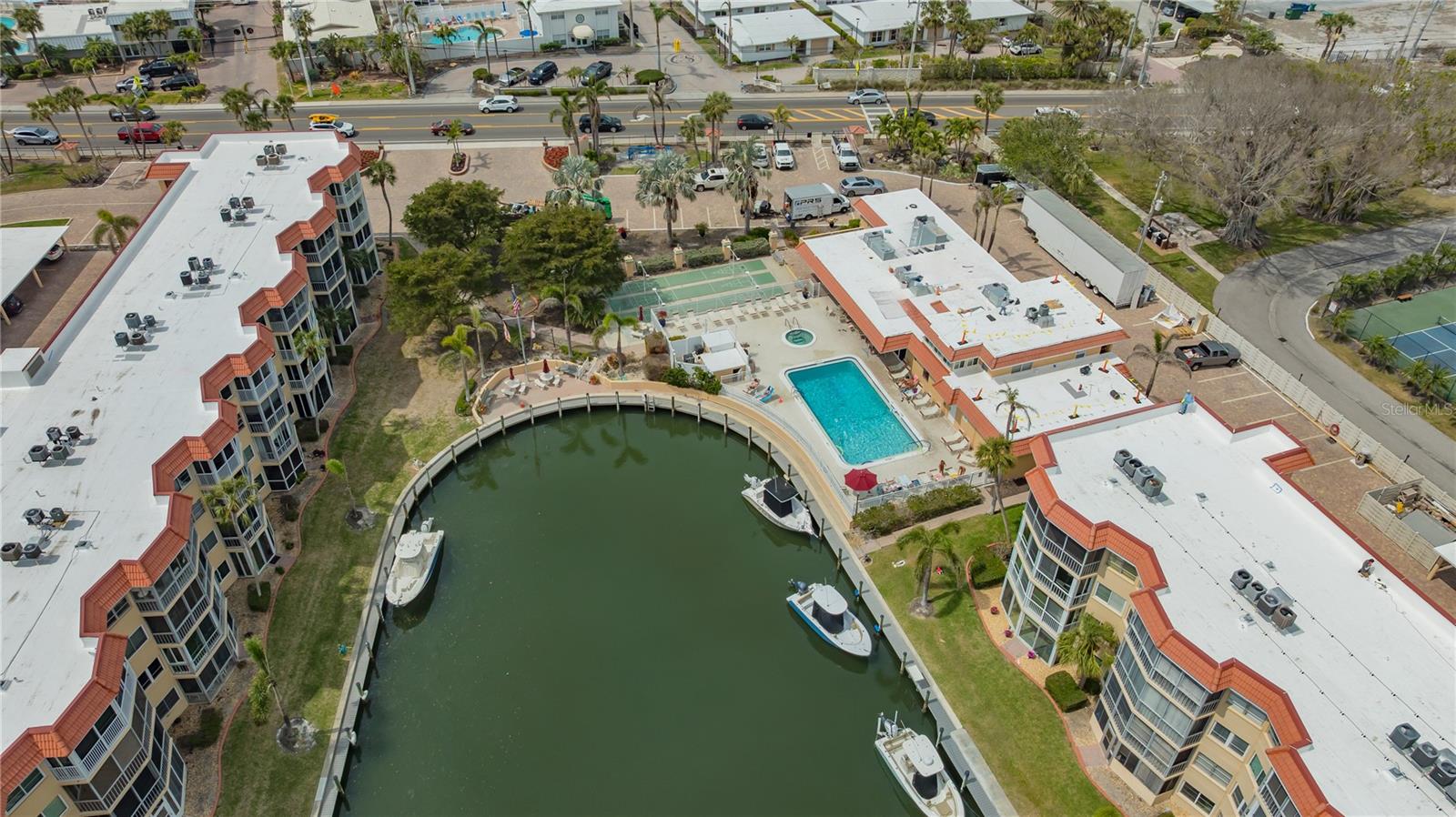 SIESTA HARBOR II - Residential