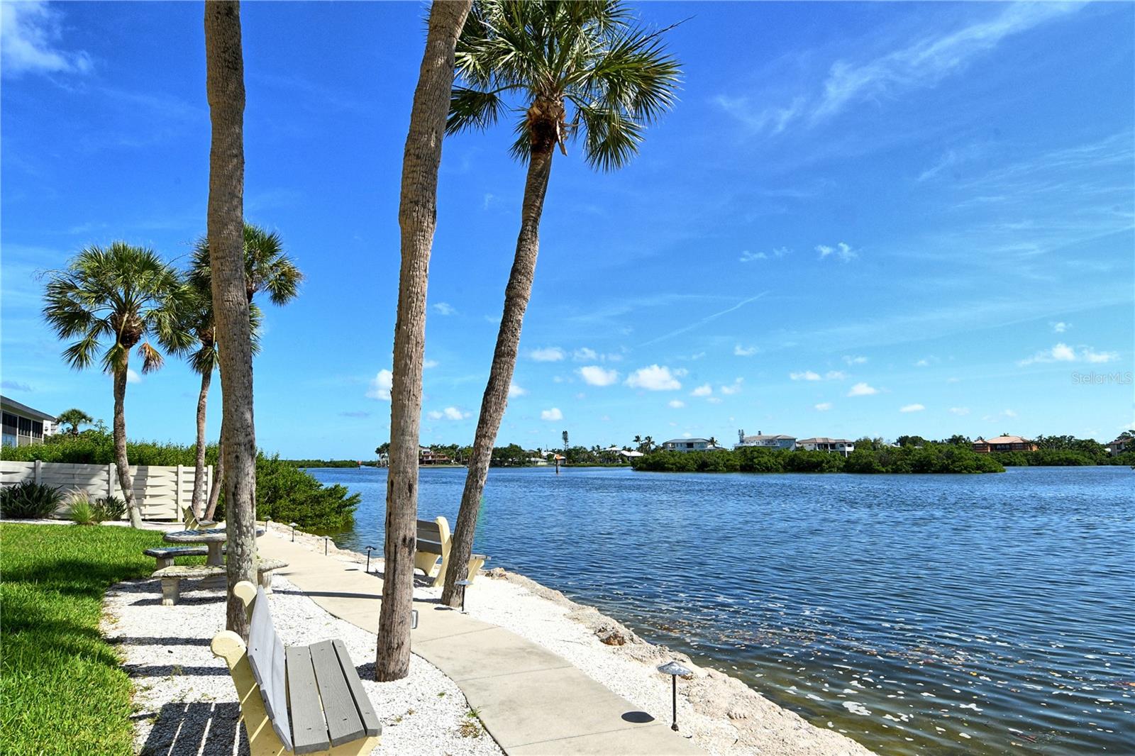 SIESTA HARBOR II - Residential