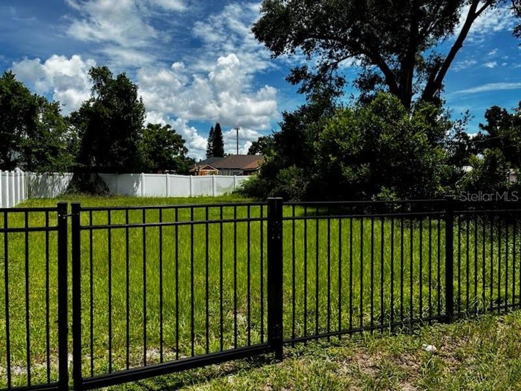 Photo of 3204 E Columbus Drive, Tampa, FL 33605 (MLS # TB8417121)