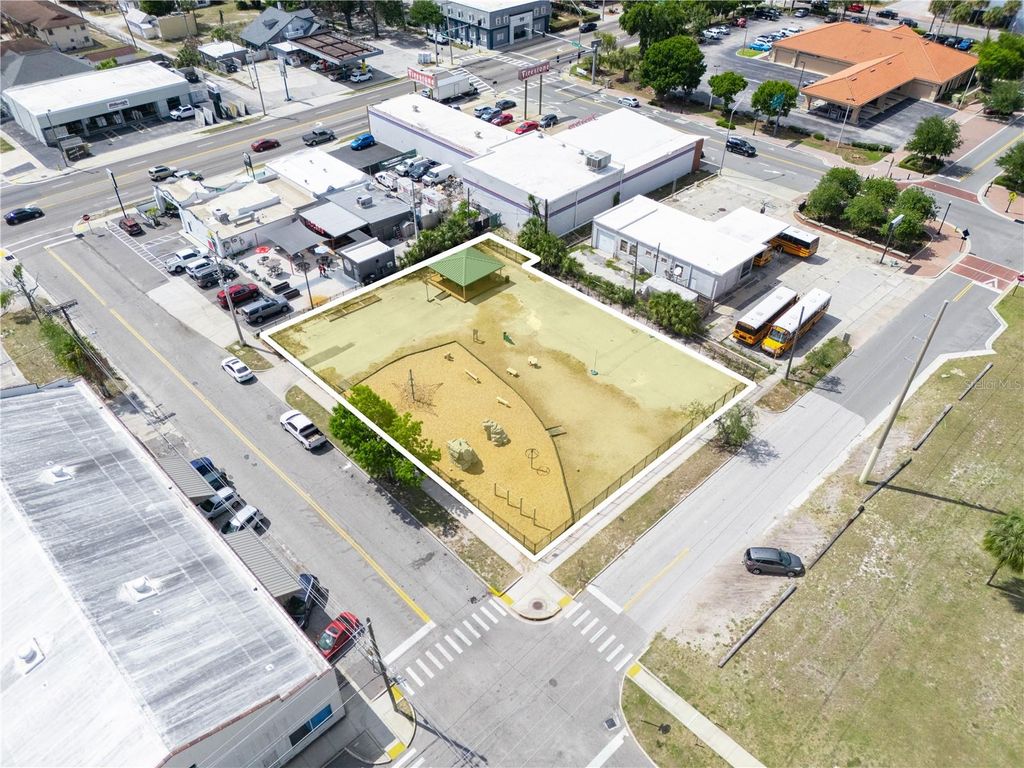 Photo of 165 5th Street SW, Winter Haven, FL 33880 (MLS # L4961632)