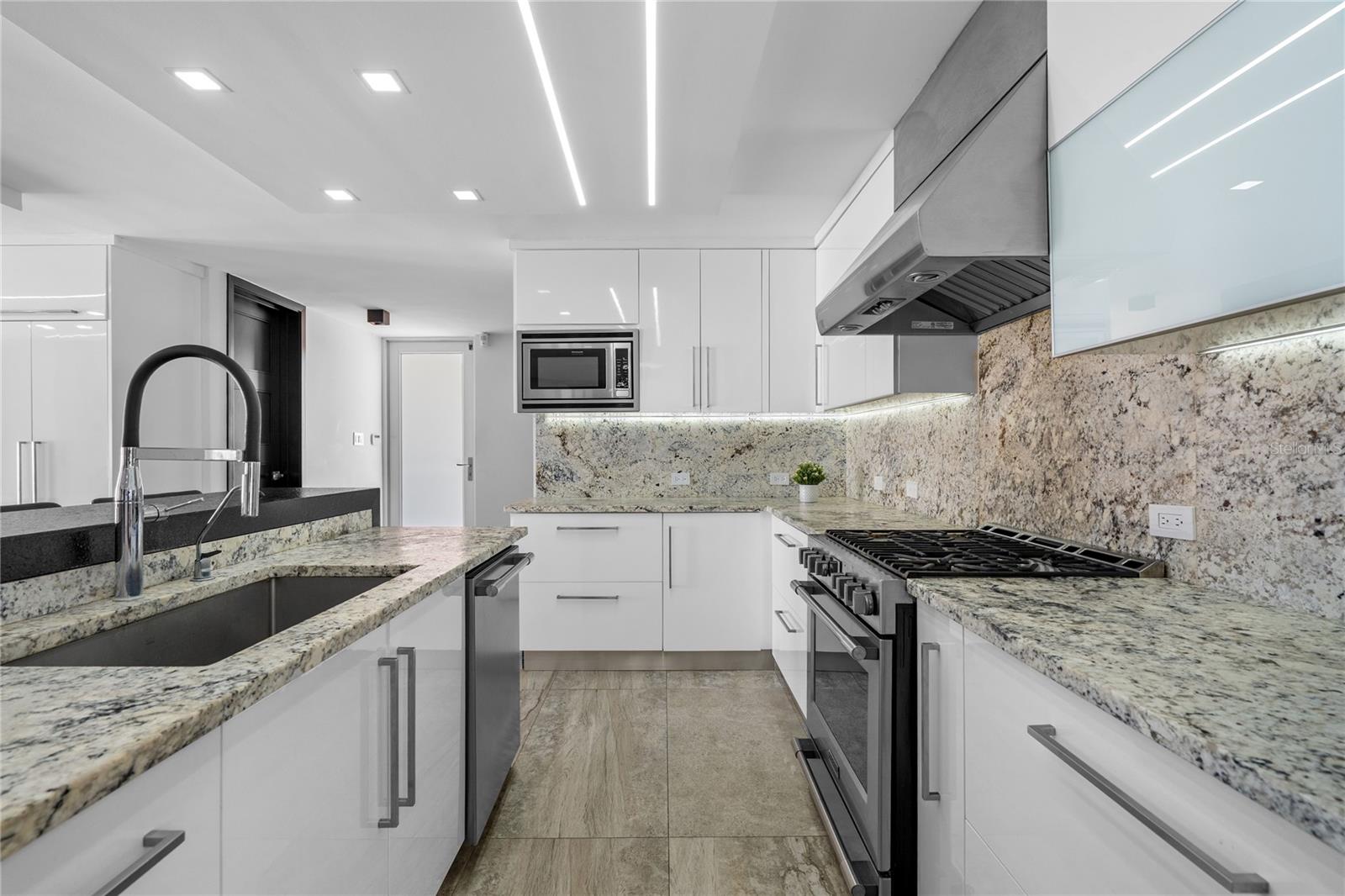 CAMINO DEL CUPEY - SABANERA DE DORADO - Residential