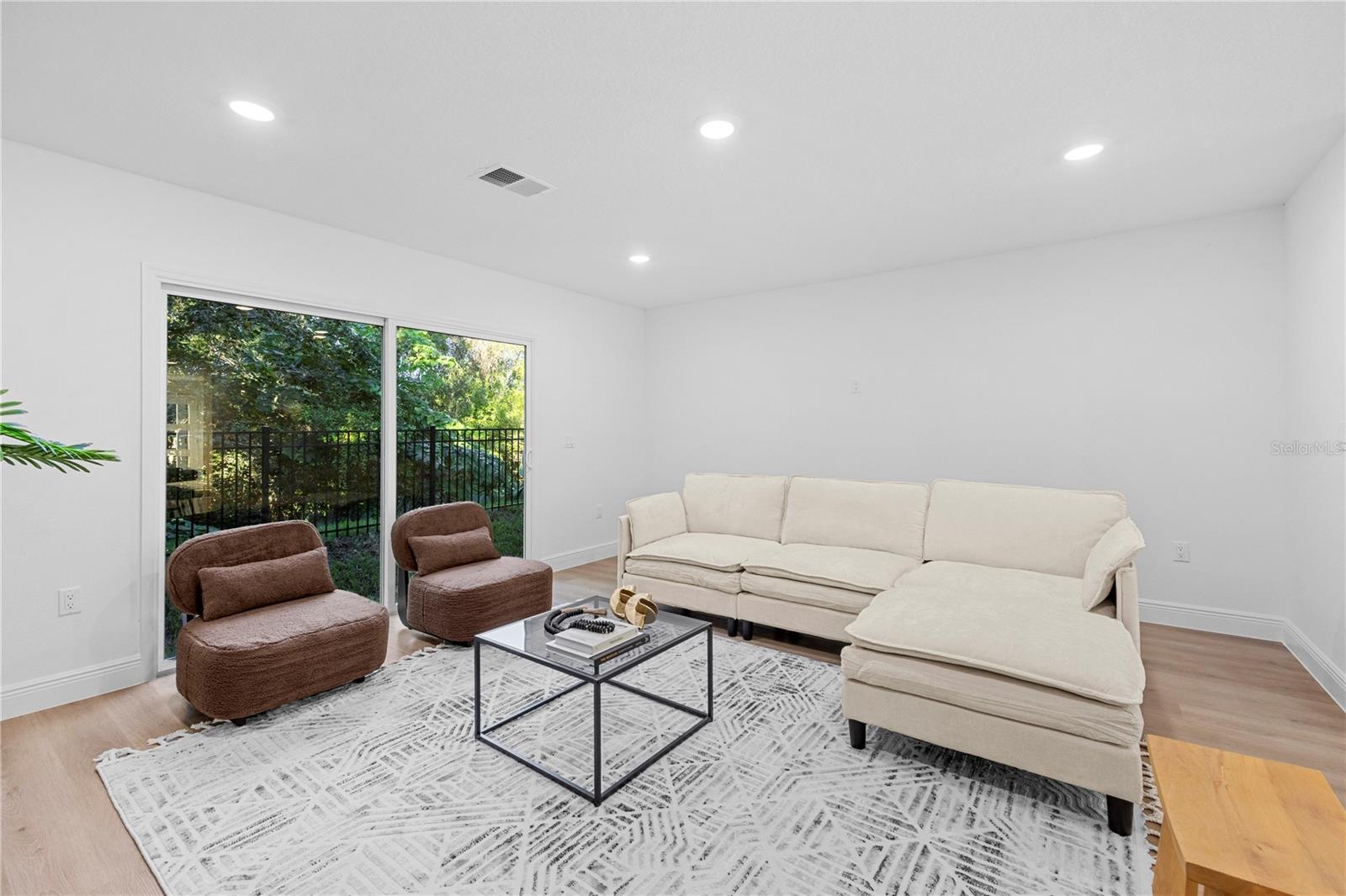 RIVER RIDGE - Residential