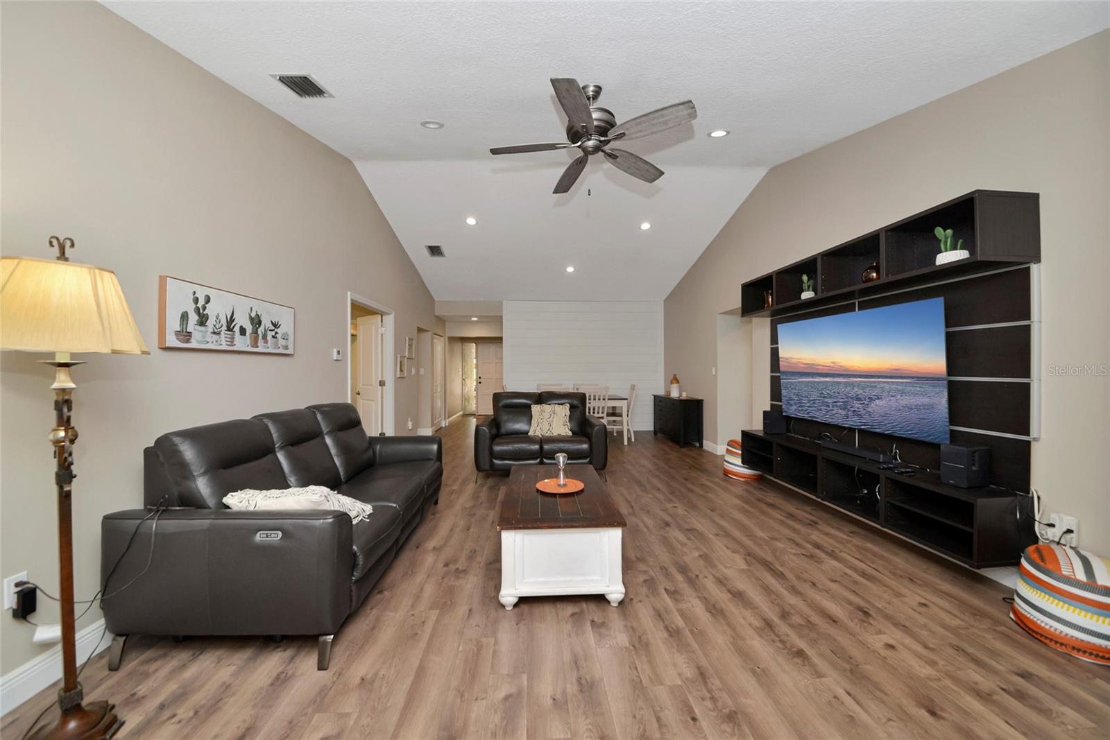 OAK FOREST VILLAS - Residential