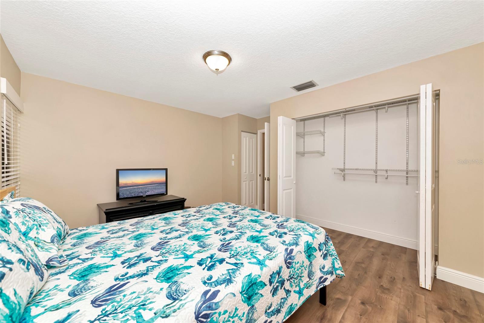 OAK FOREST VILLAS - Residential