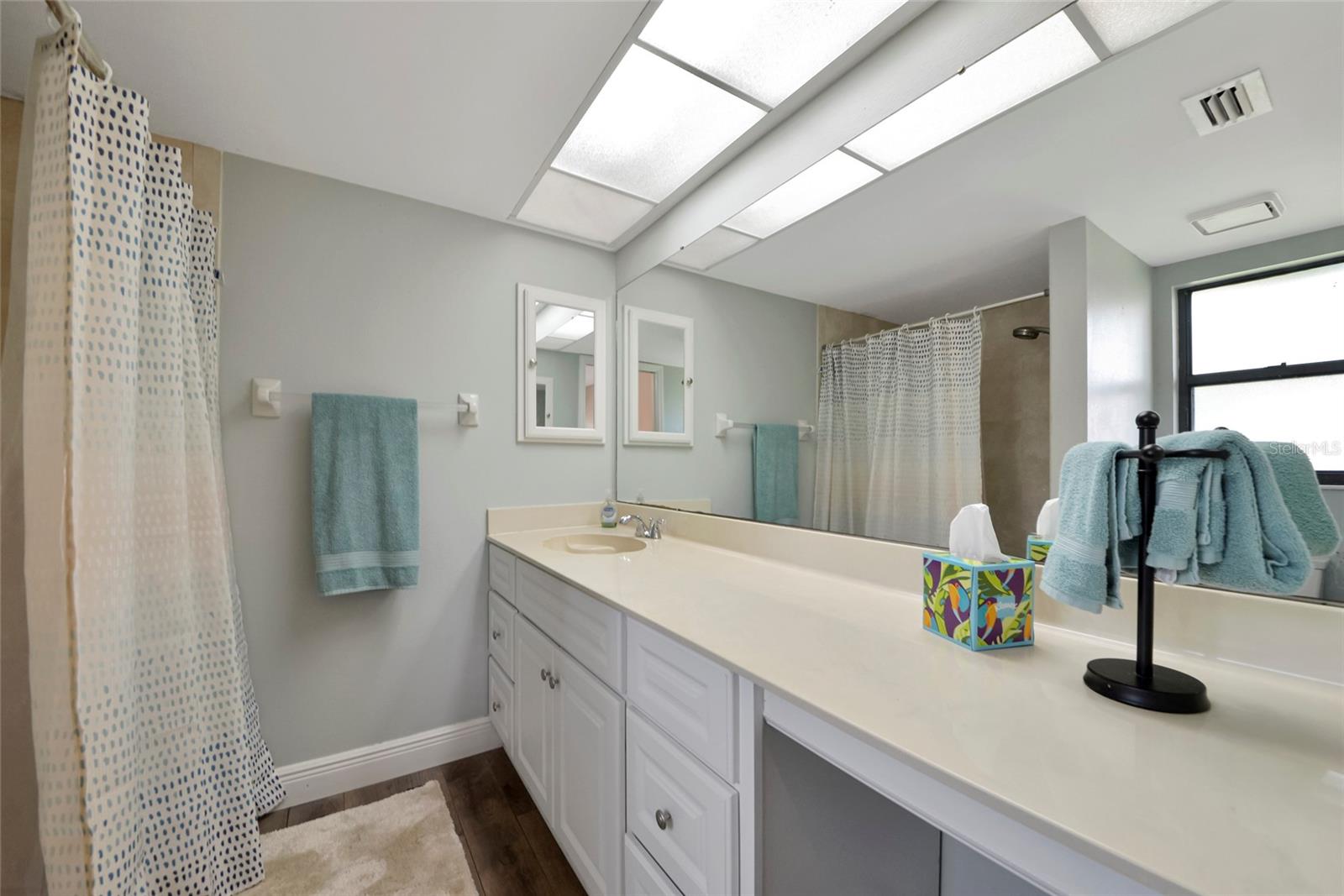 OAK FOREST VILLAS - Residential