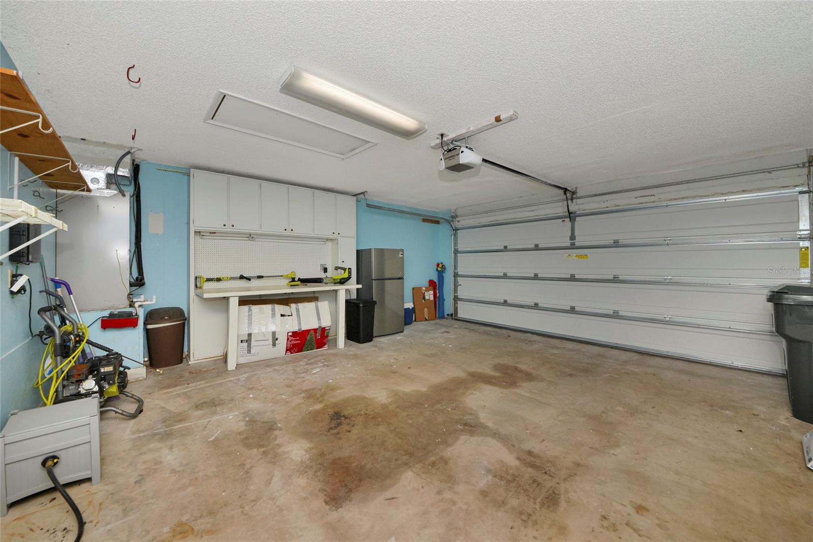 OAK FOREST VILLAS - Residential