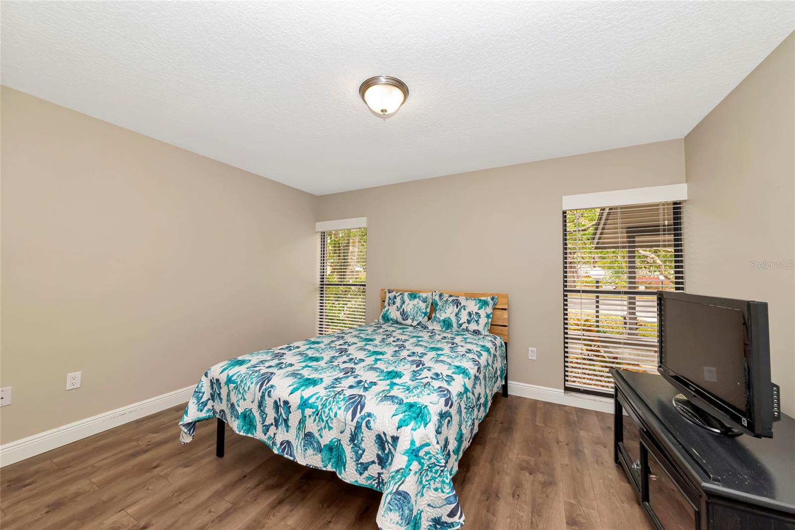 OAK FOREST VILLAS - Residential