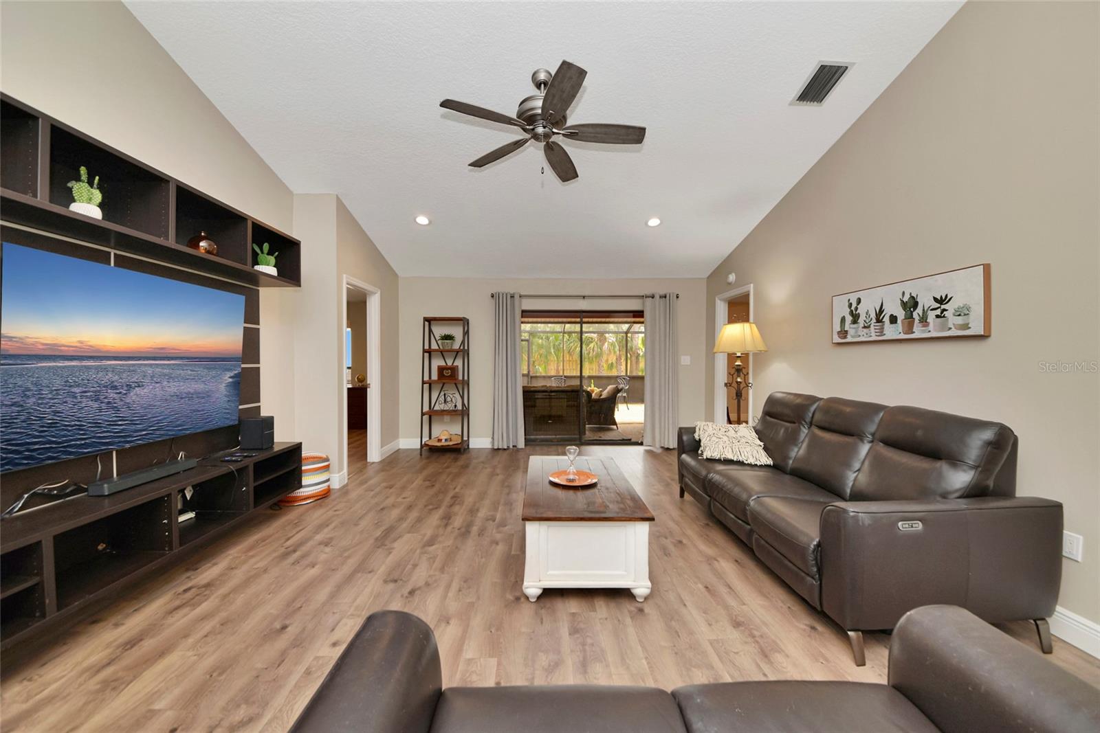 OAK FOREST VILLAS - Residential