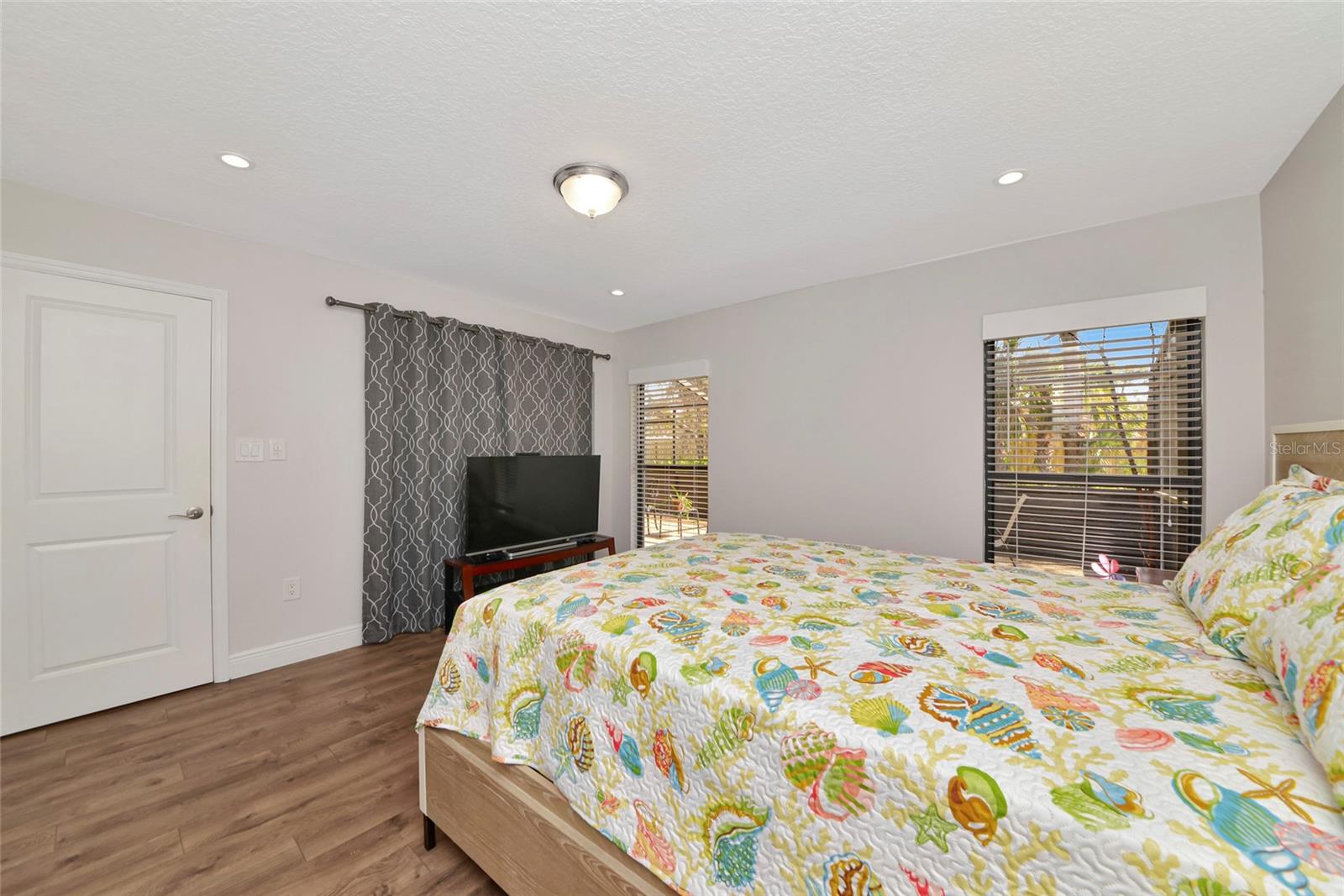 OAK FOREST VILLAS - Residential