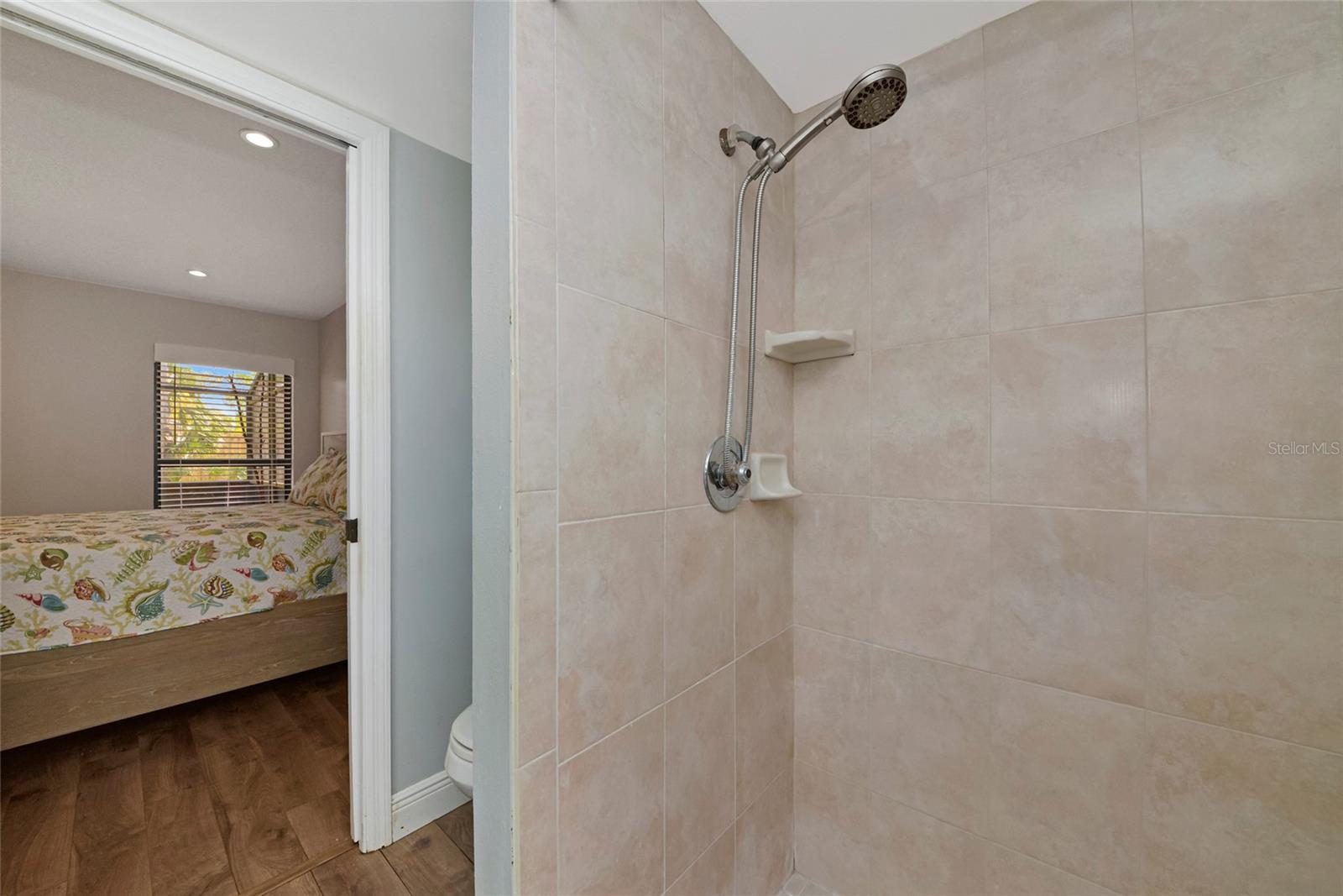 OAK FOREST VILLAS - Residential