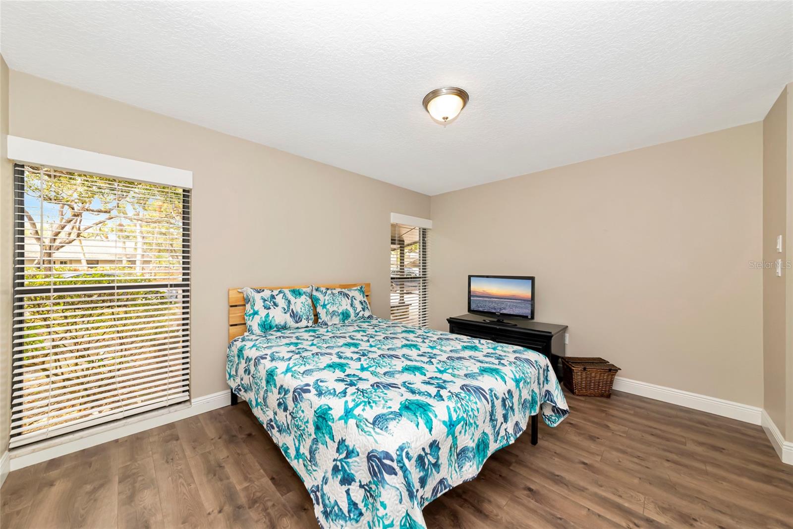 OAK FOREST VILLAS - Residential