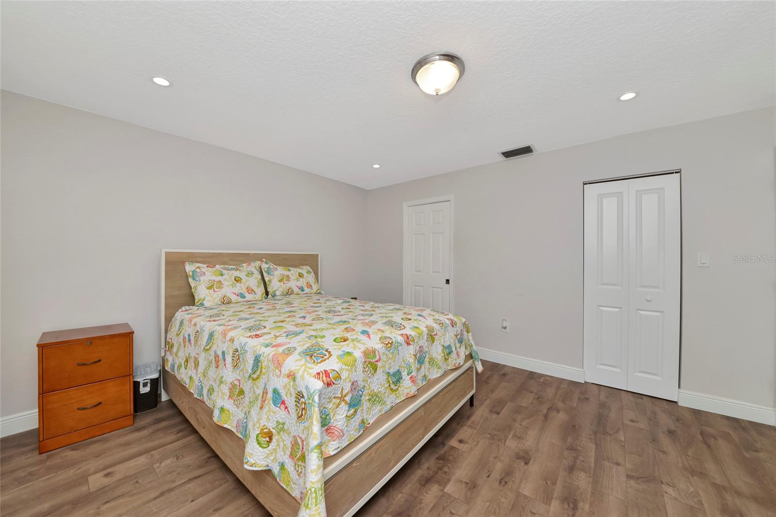 OAK FOREST VILLAS - Residential