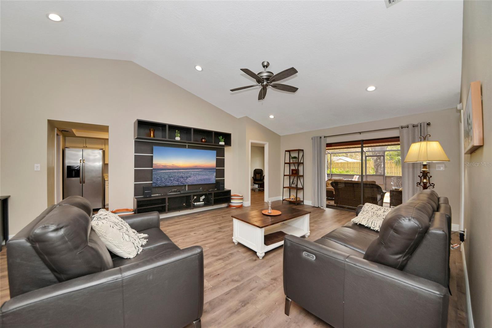 OAK FOREST VILLAS - Residential