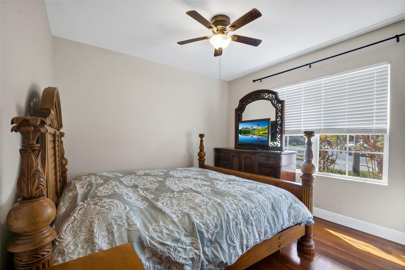 SQUIRES GROVE - Residential