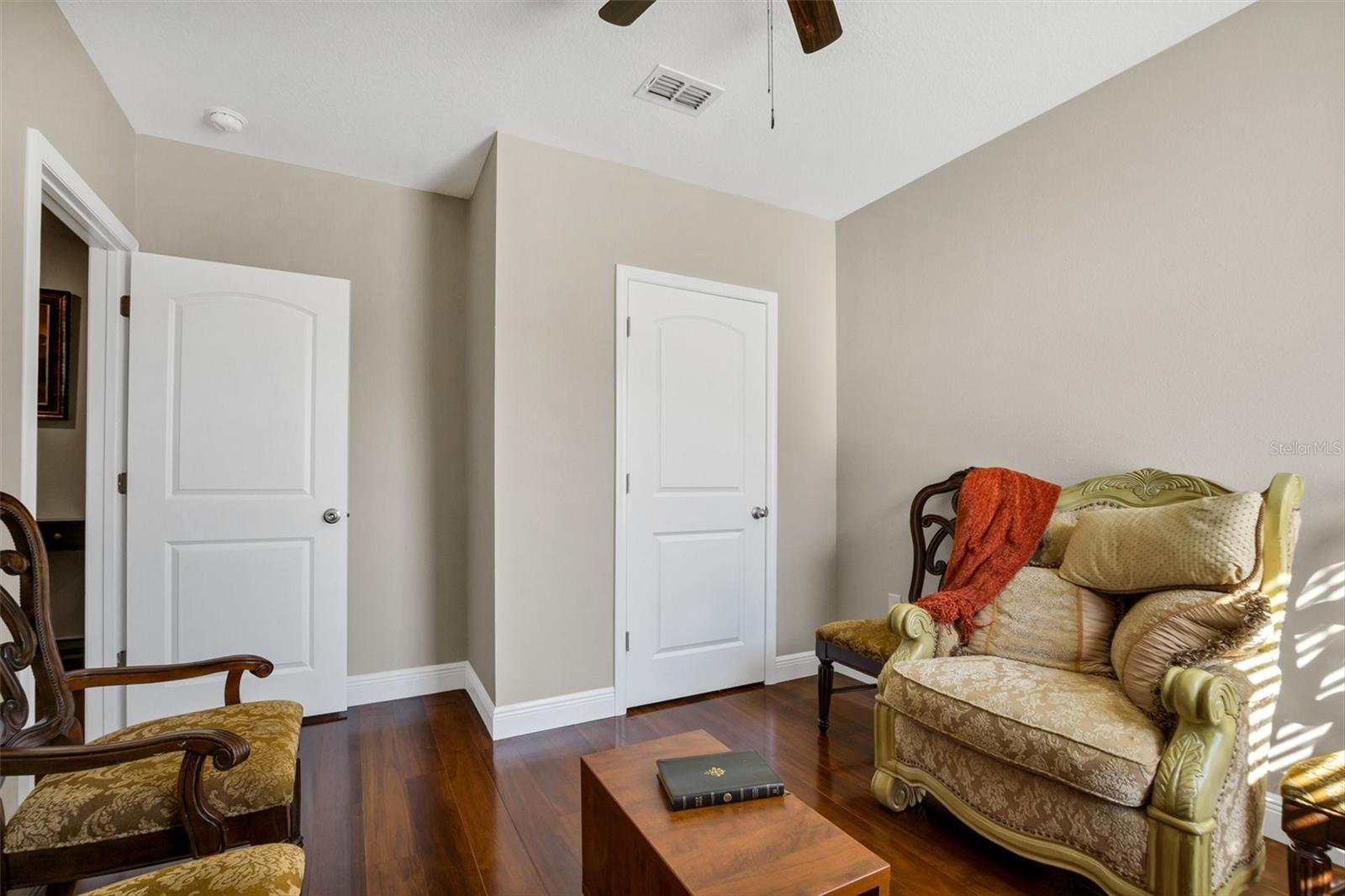 SQUIRES GROVE - Residential