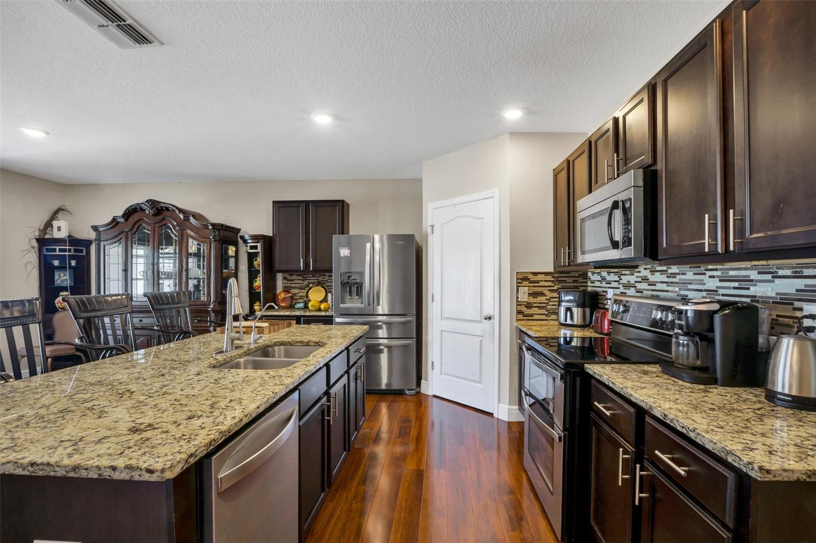 SQUIRES GROVE - Residential