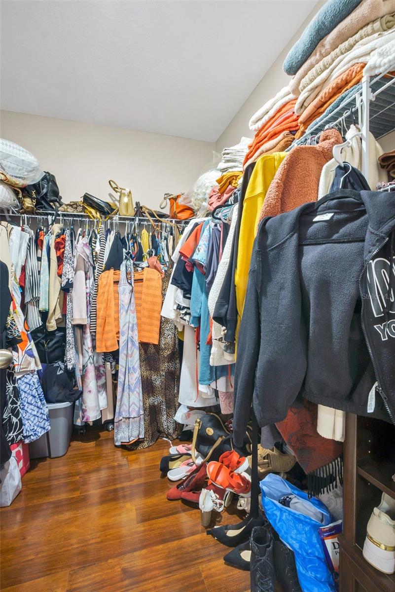 SQUIRES GROVE - Residential