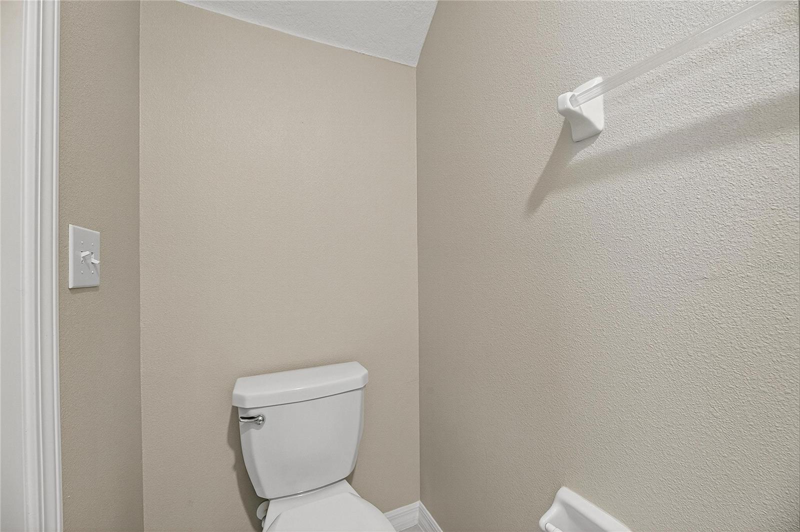 CYPRESS CRK PCL K PH 3 - Residential Lease