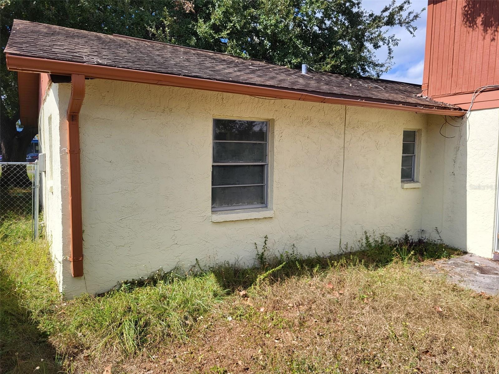 OAK VIEW MANOR - Residential