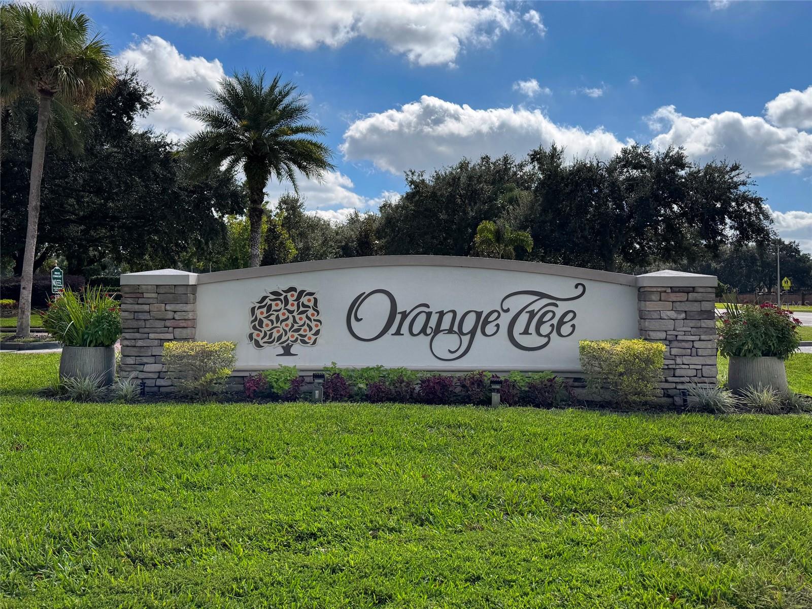 ORANGE TREE COUNTRY CLUB - Residential
