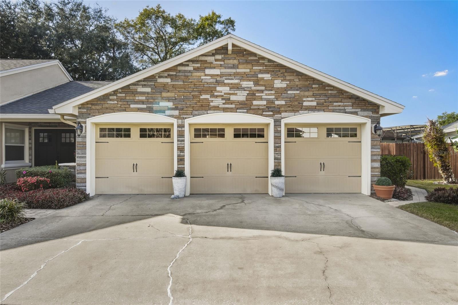 ORANGE TREE COUNTRY CLUB - Residential