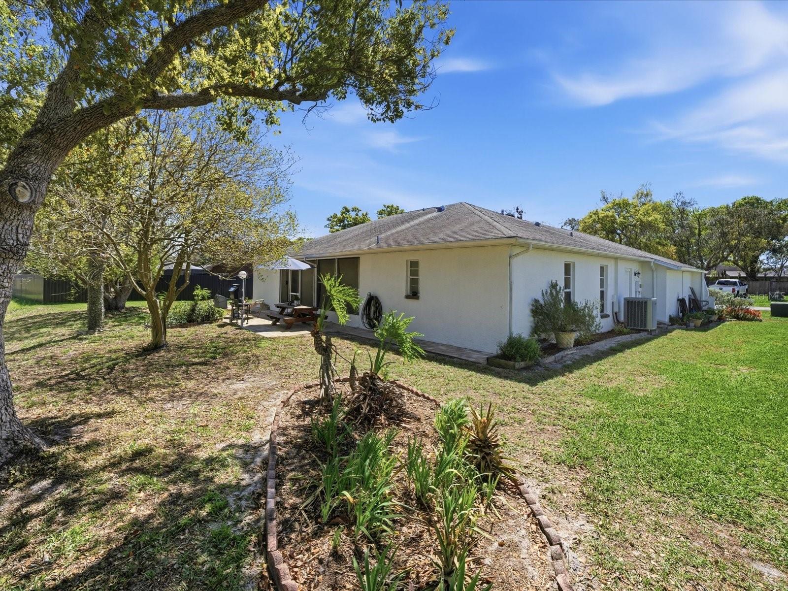 BERKELEY MANOR - Residential