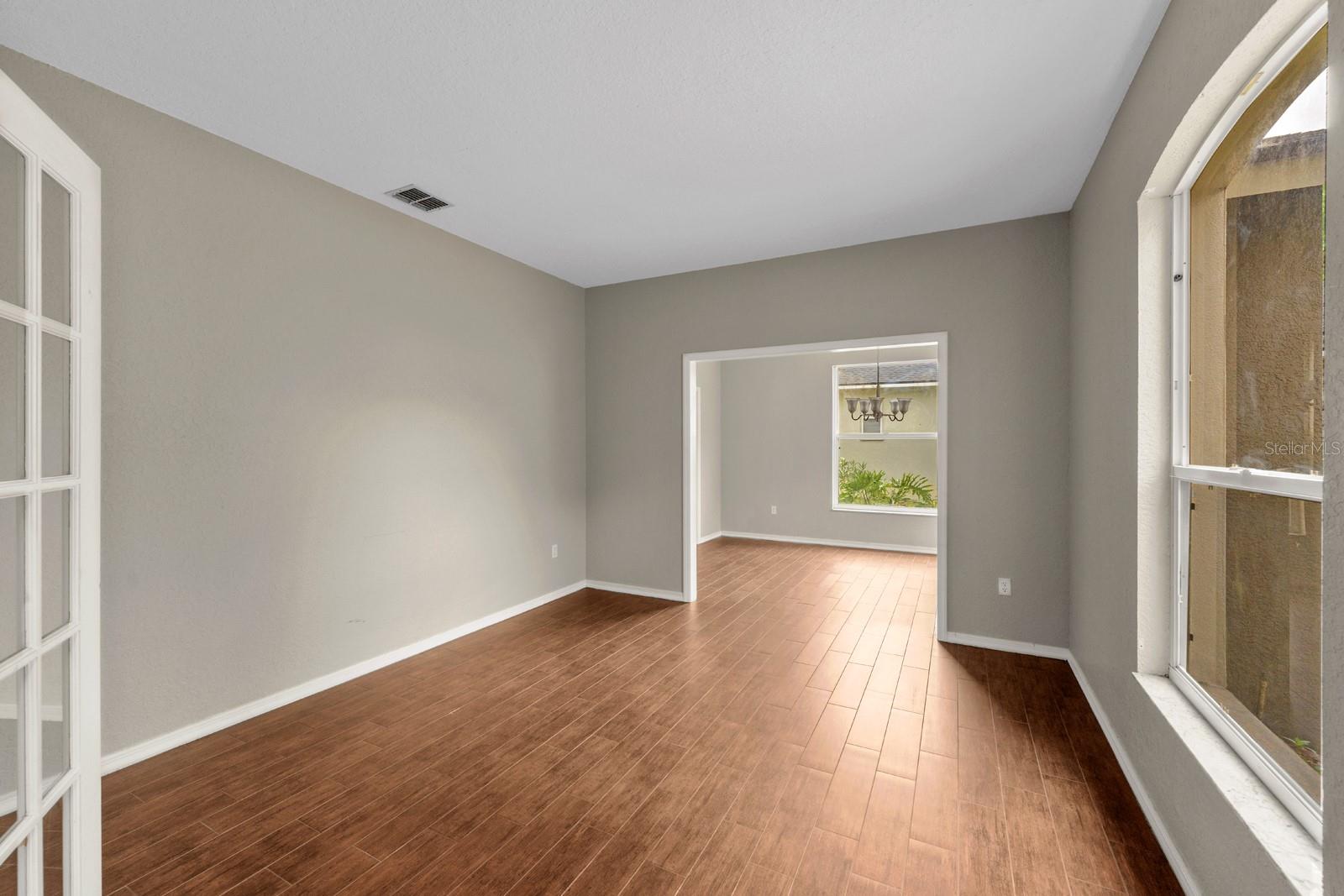 2512 CLUBHOUSE DRIVE