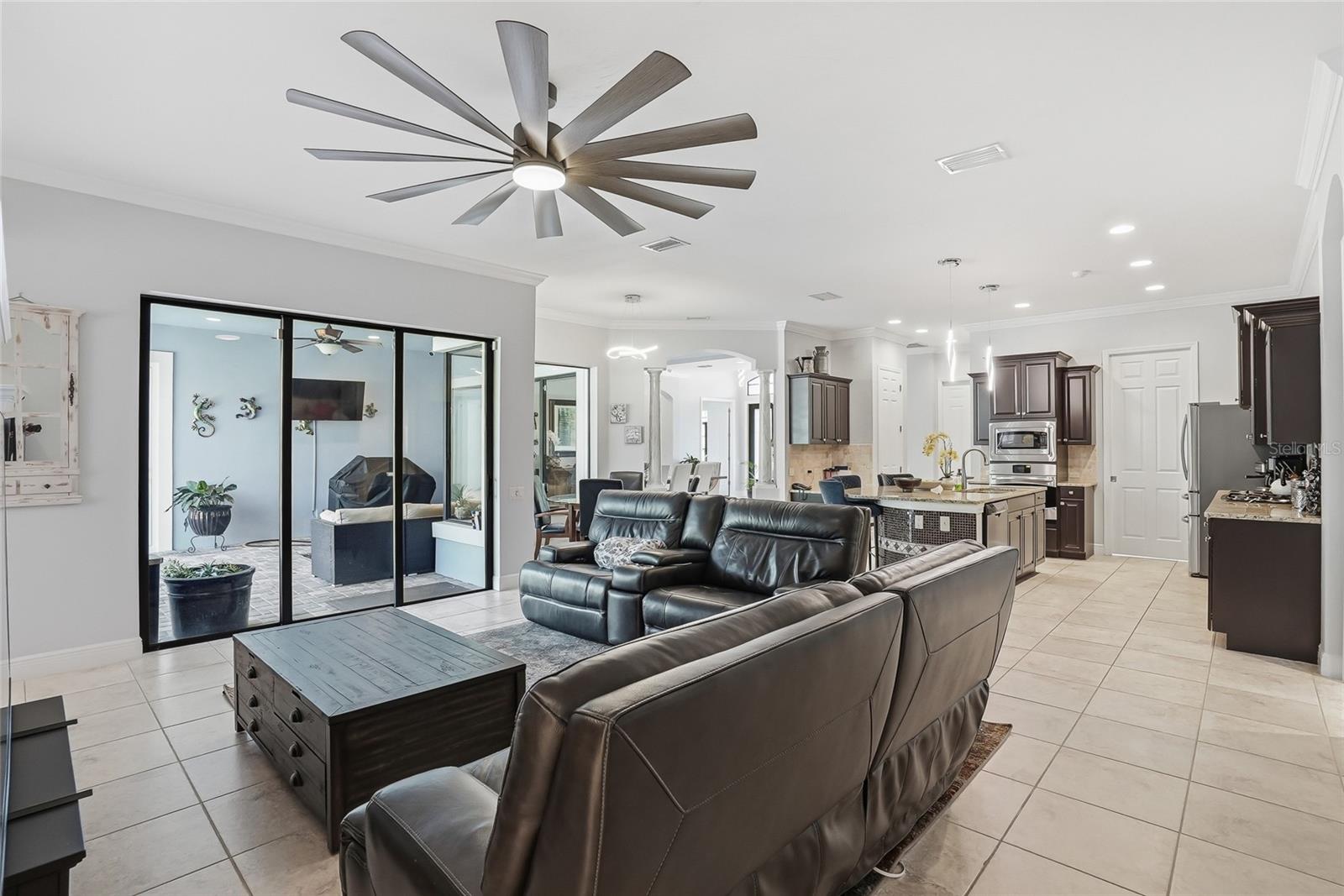 PALM LOVE PH 01A - Residential