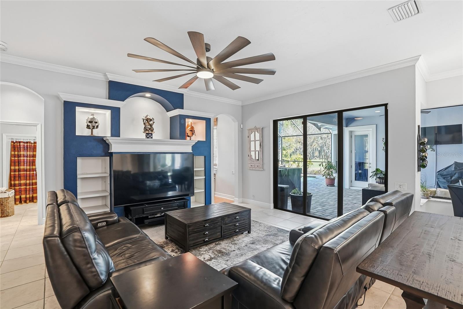 PALM LOVE PH 01A - Residential