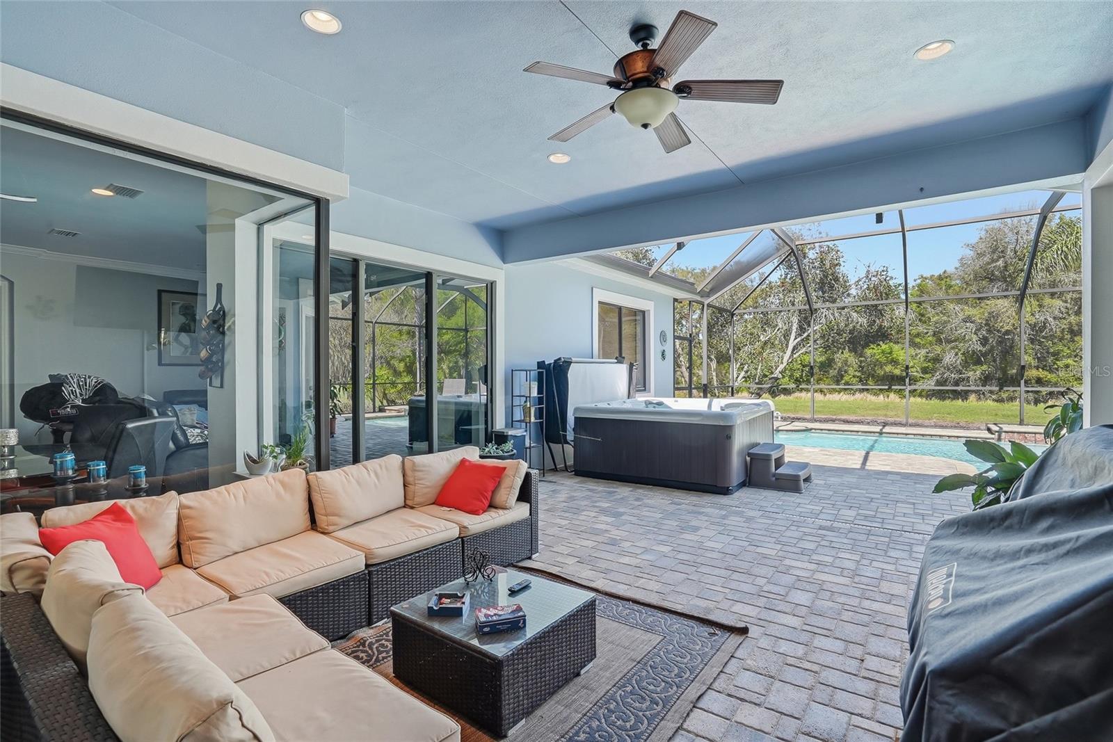 PALM LOVE PH 01A - Residential