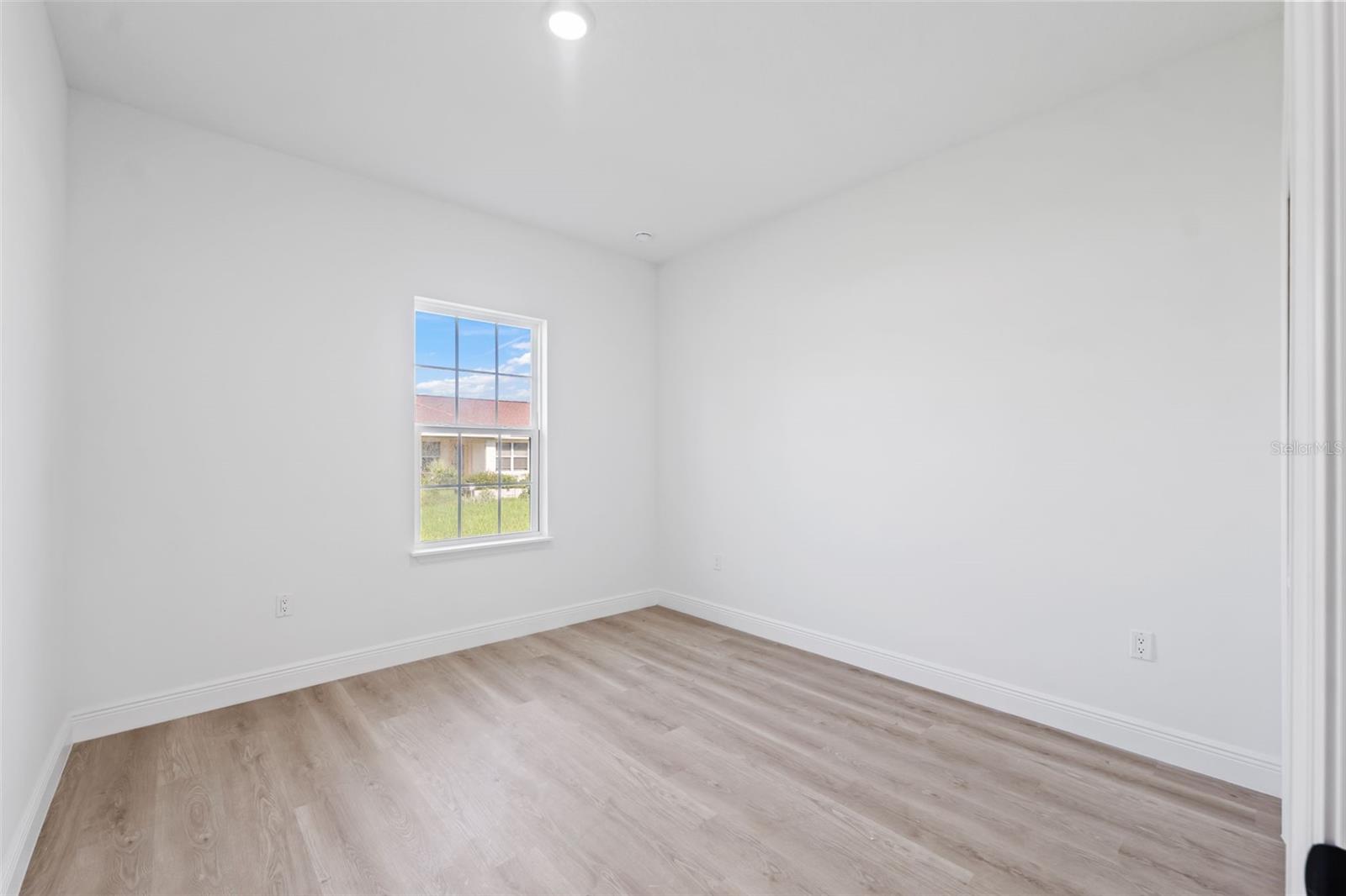 MARION OAKS UN 01 - Residential Lease