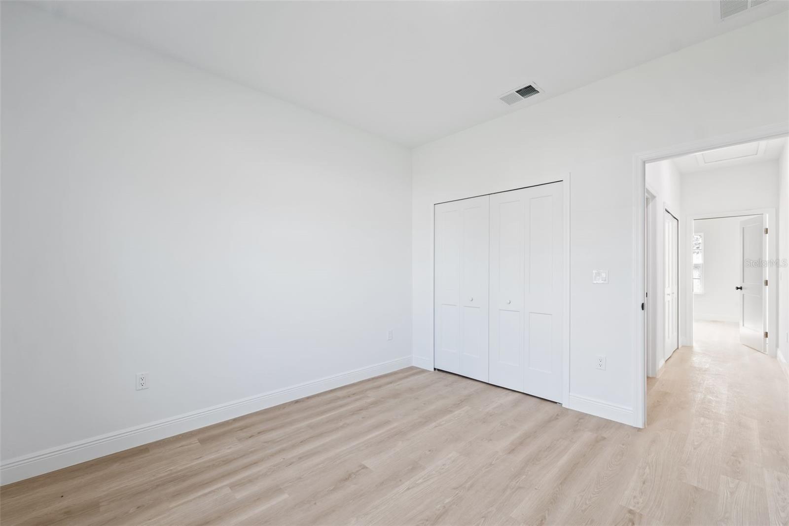 MARION OAKS UN 01 - Residential Lease