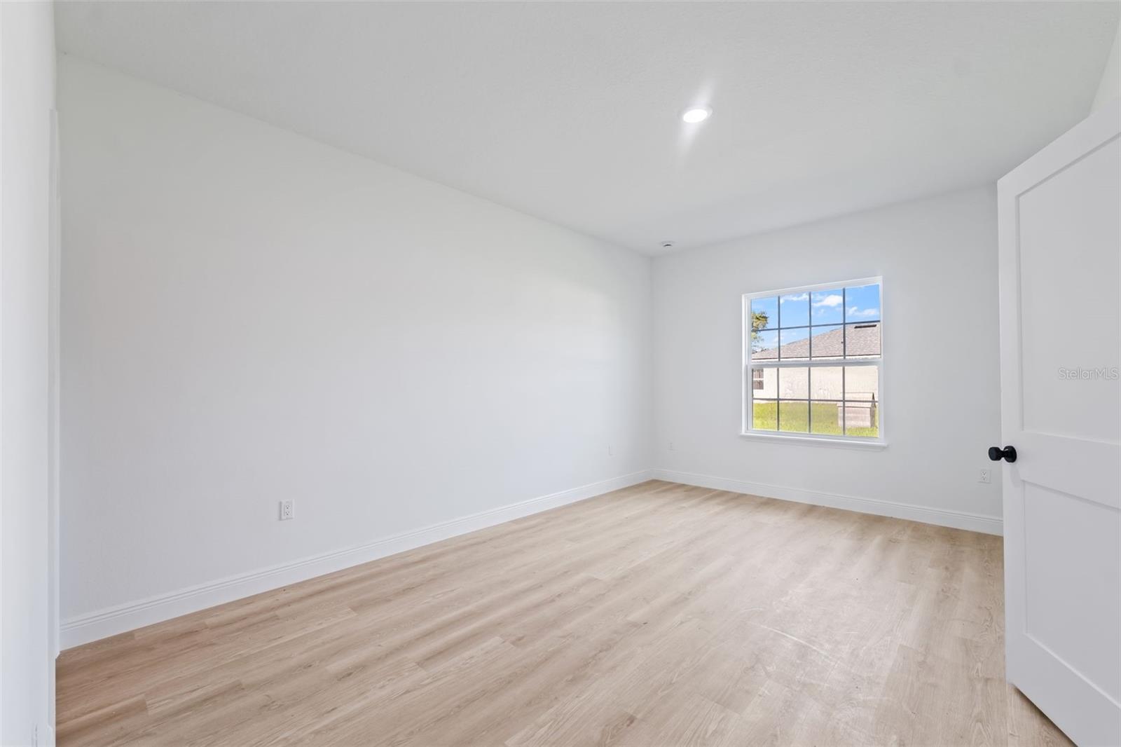 MARION OAKS UN 01 - Residential Lease