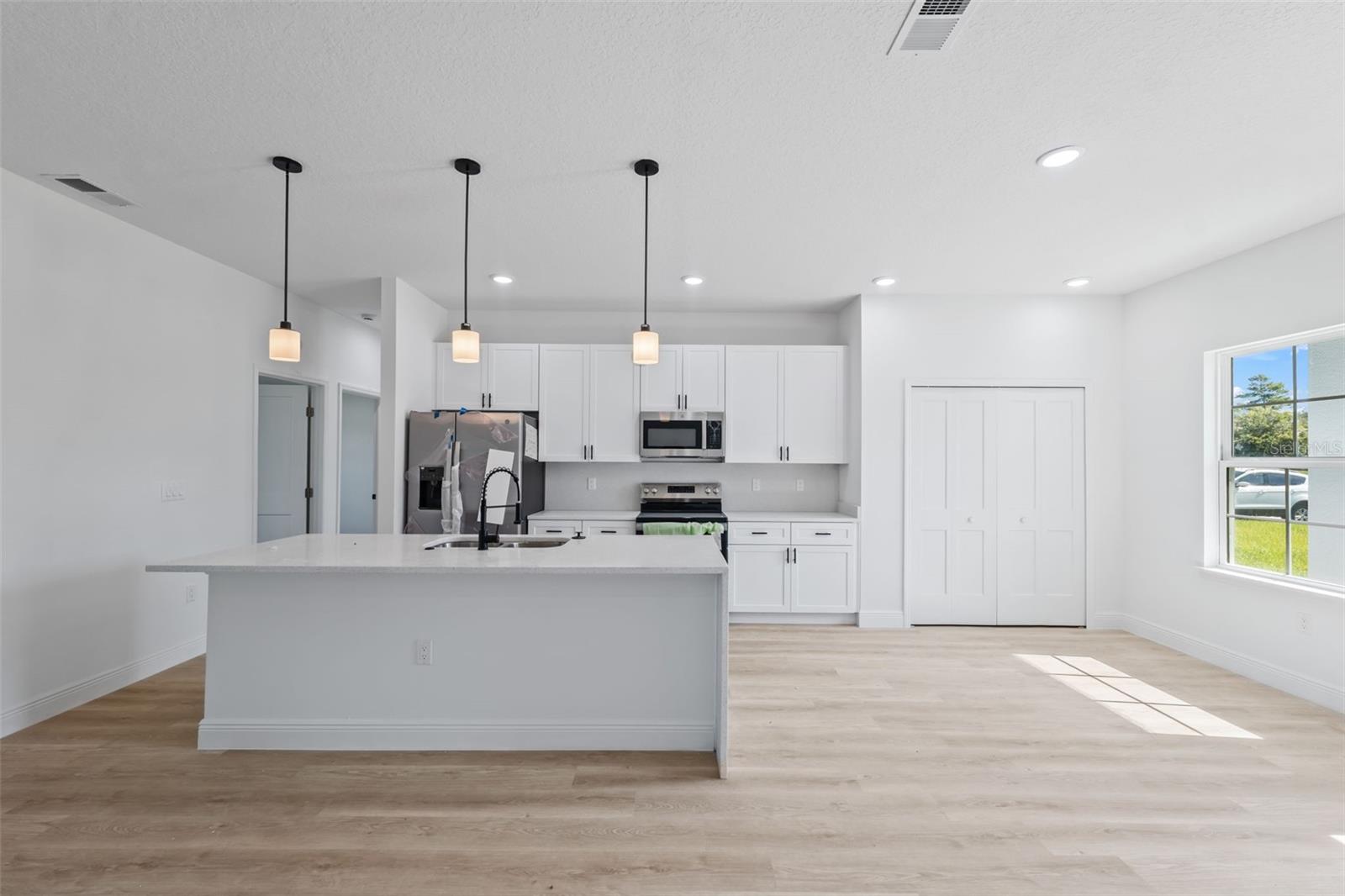 MARION OAKS UN 01 - Residential Lease