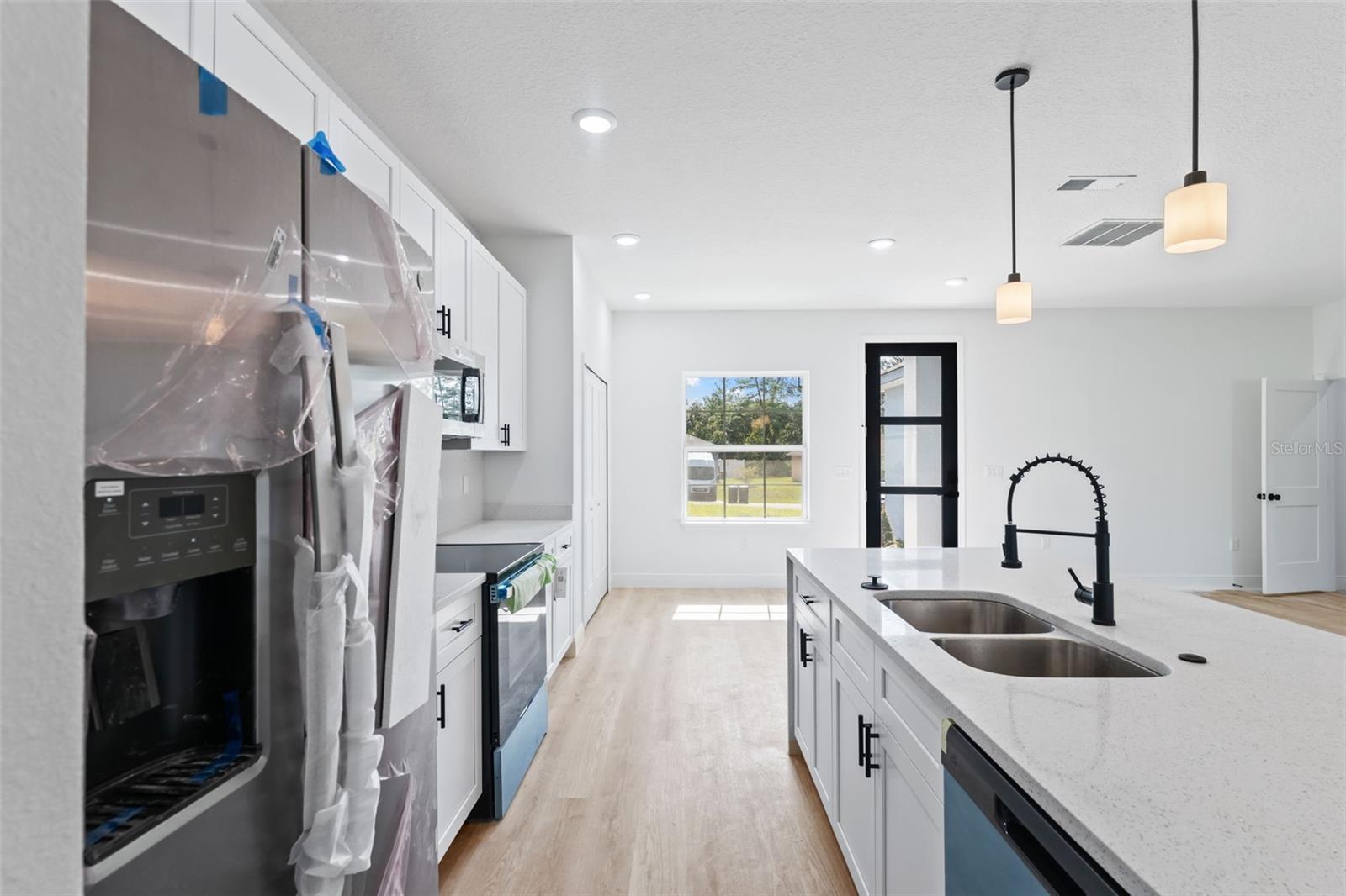 MARION OAKS UN 01 - Residential Lease