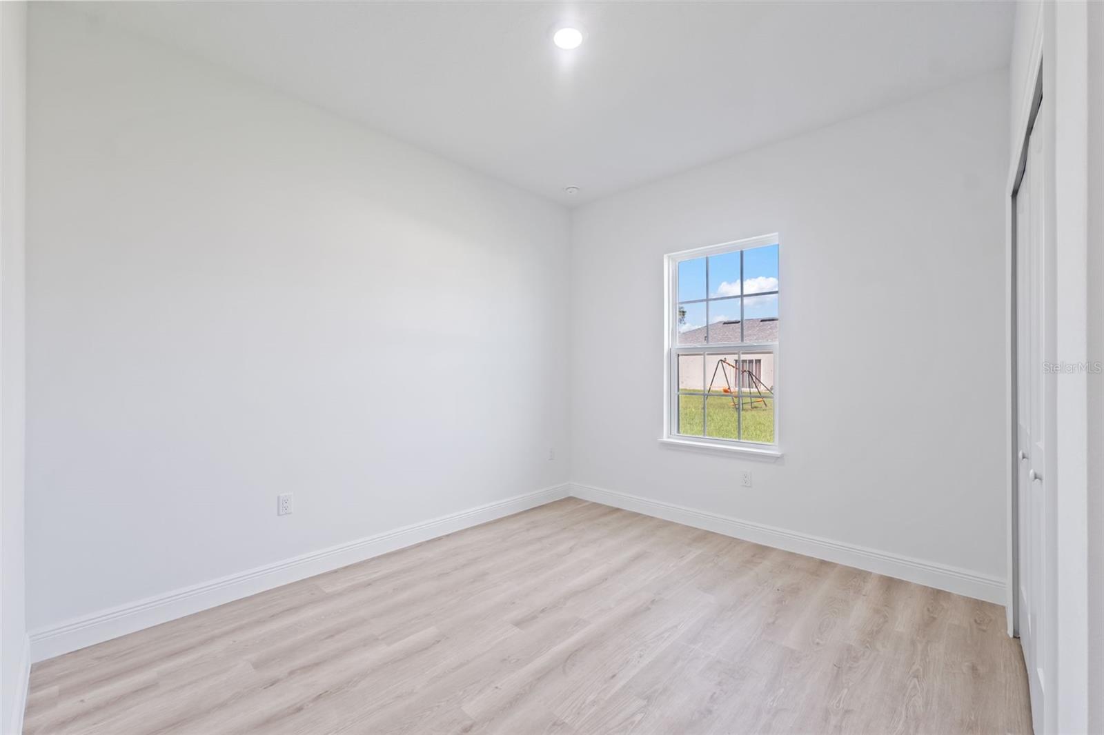 MARION OAKS UN 01 - Residential Lease