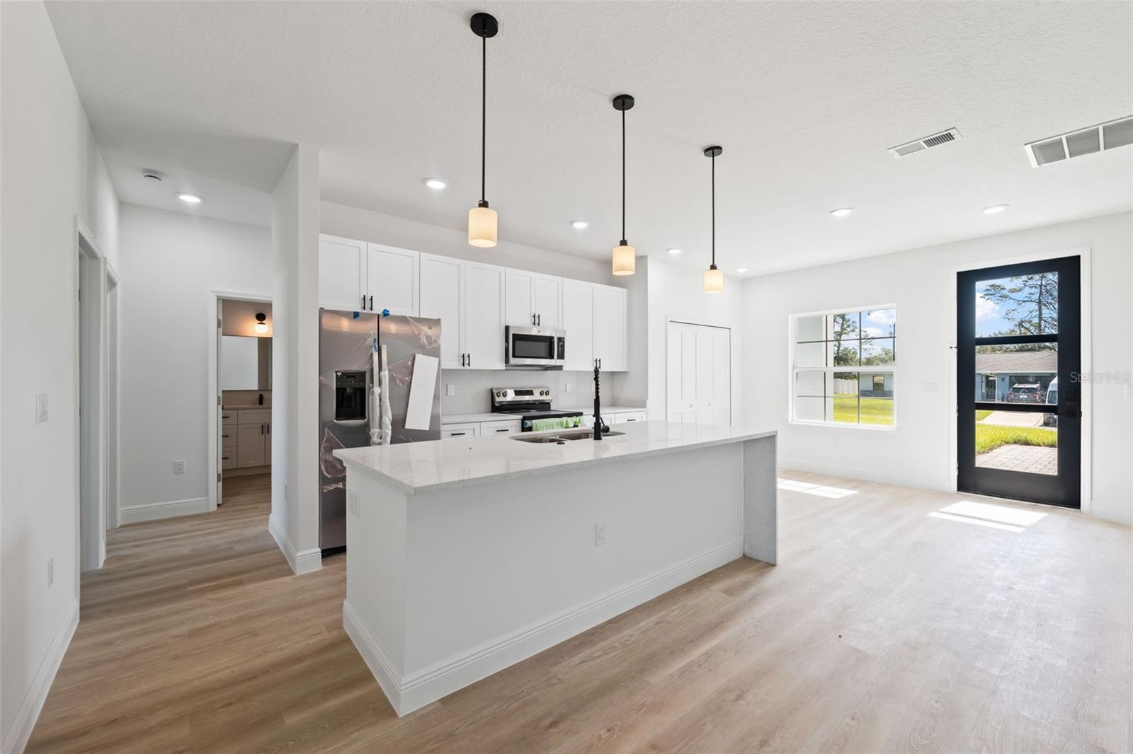 MARION OAKS UN 01 - Residential Lease