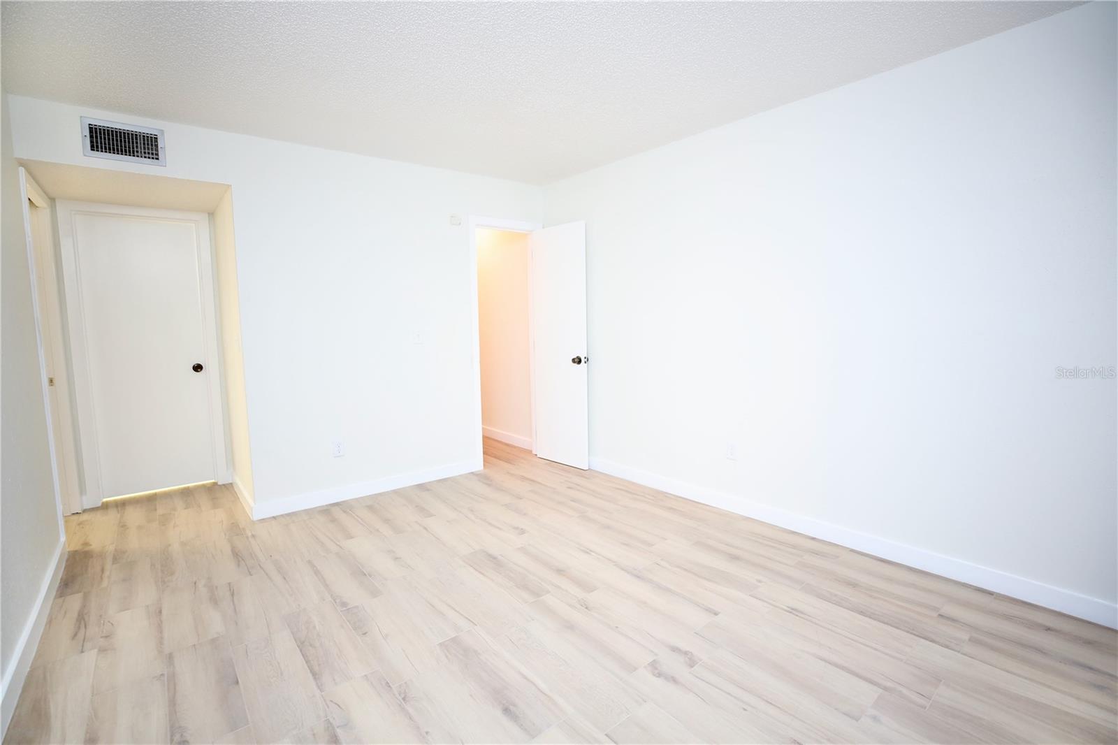 RAINTREE VILLAGE CONDO N - Residential