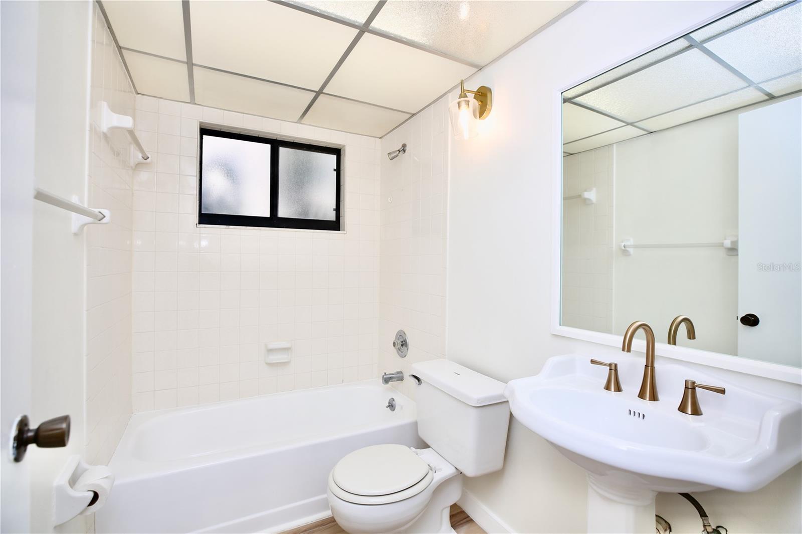 RAINTREE VILLAGE CONDO N - Residential