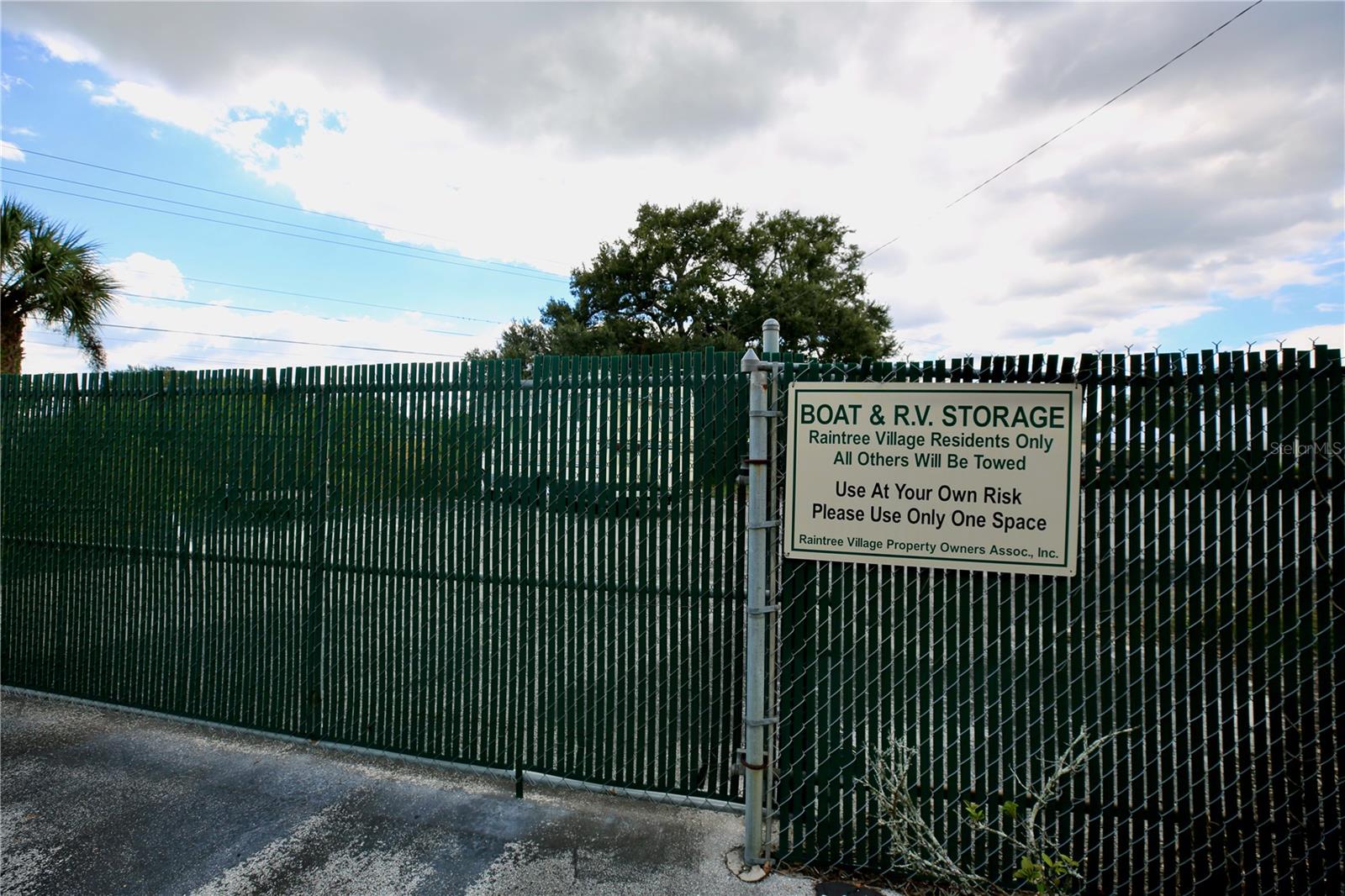 RAINTREE VILLAGE CONDO N - Residential