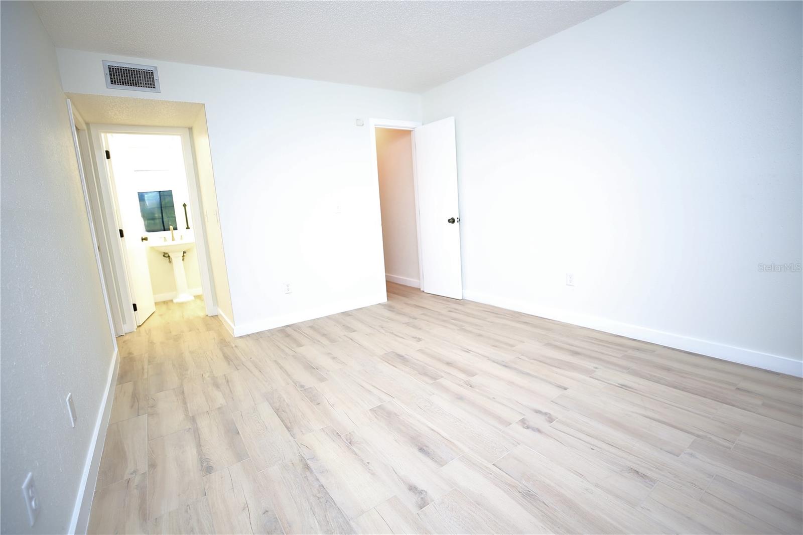 RAINTREE VILLAGE CONDO N - Residential