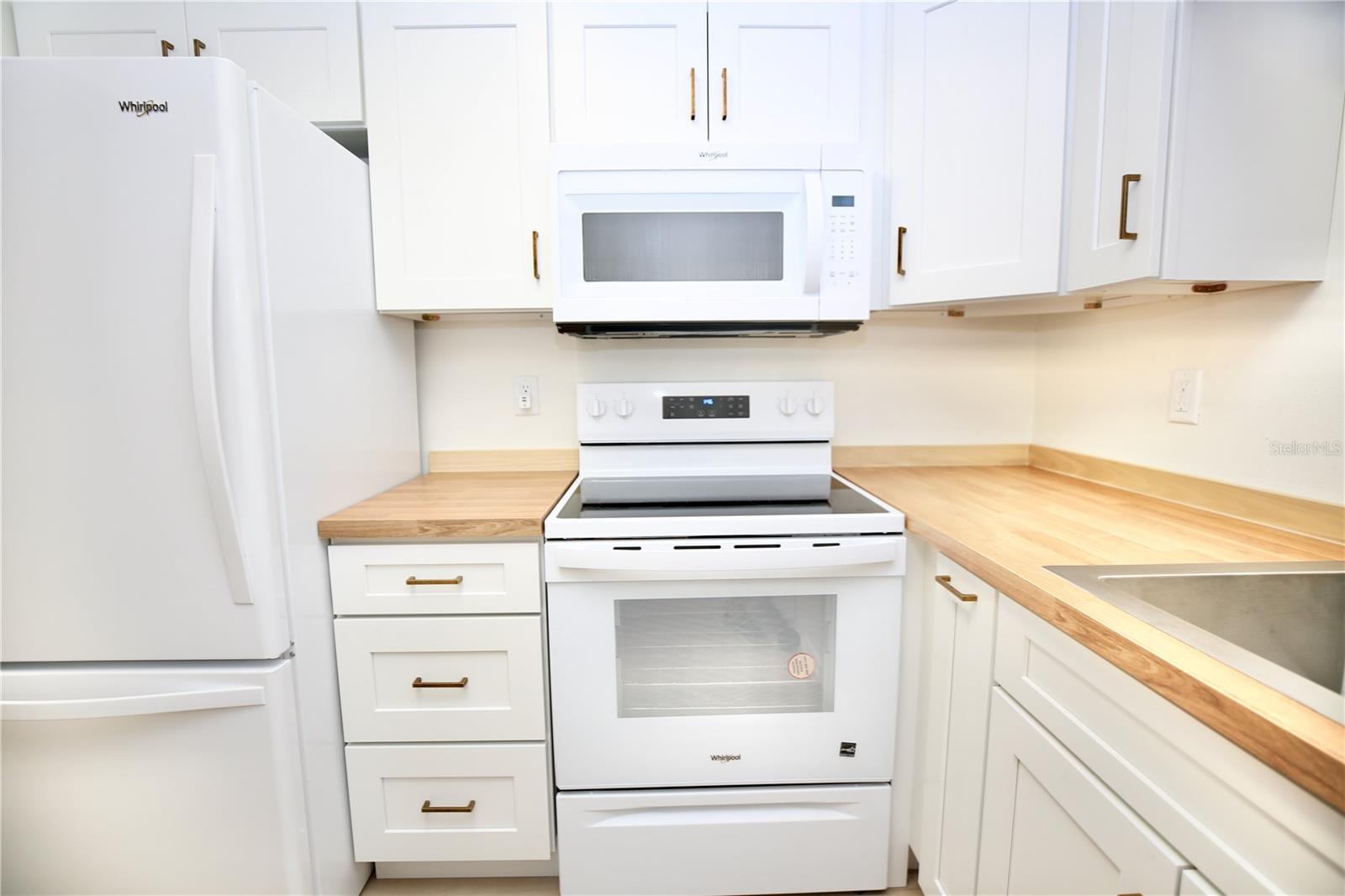 RAINTREE VILLAGE CONDO N - Residential