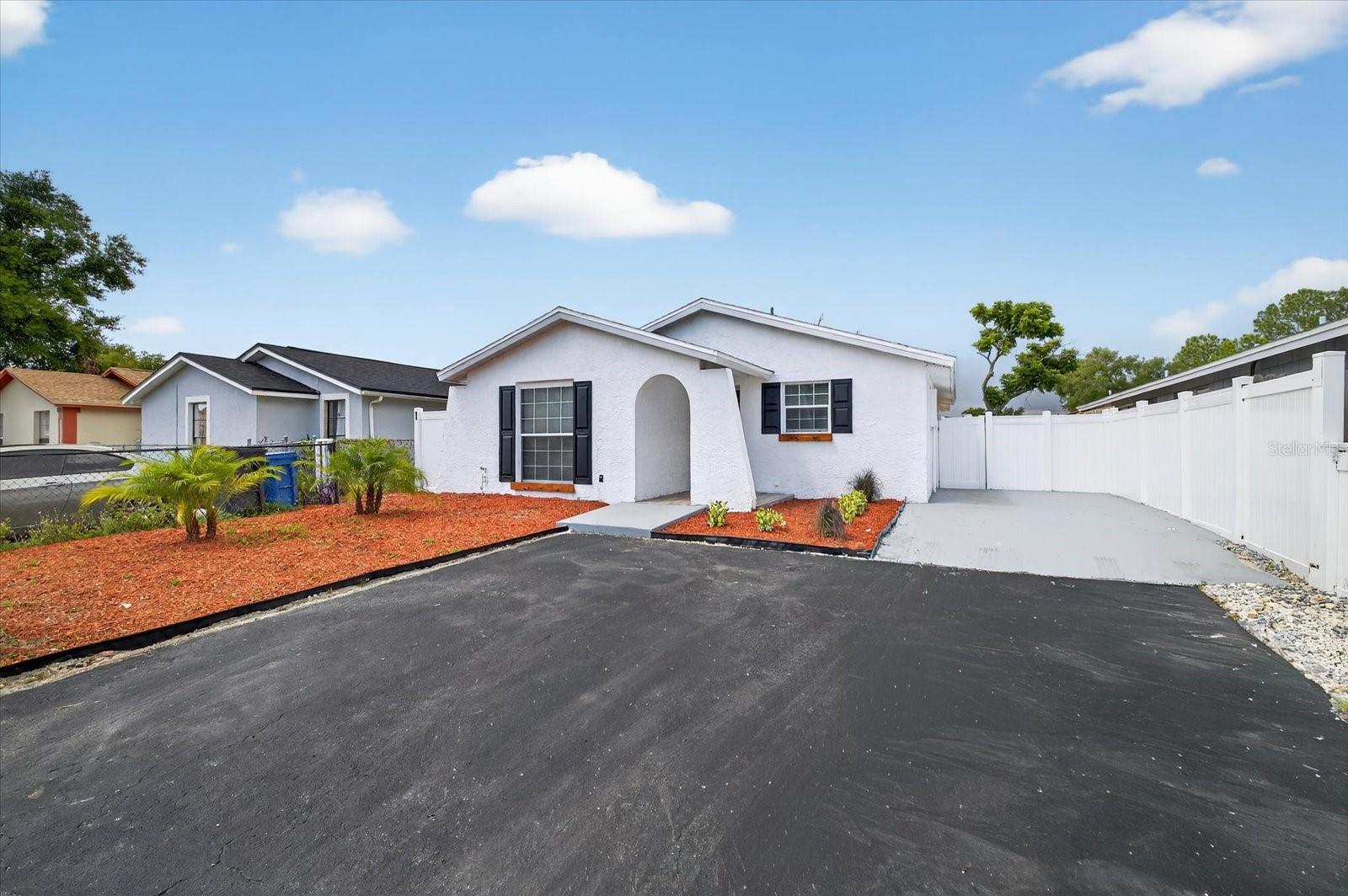 9117 SANDCROFT COURT