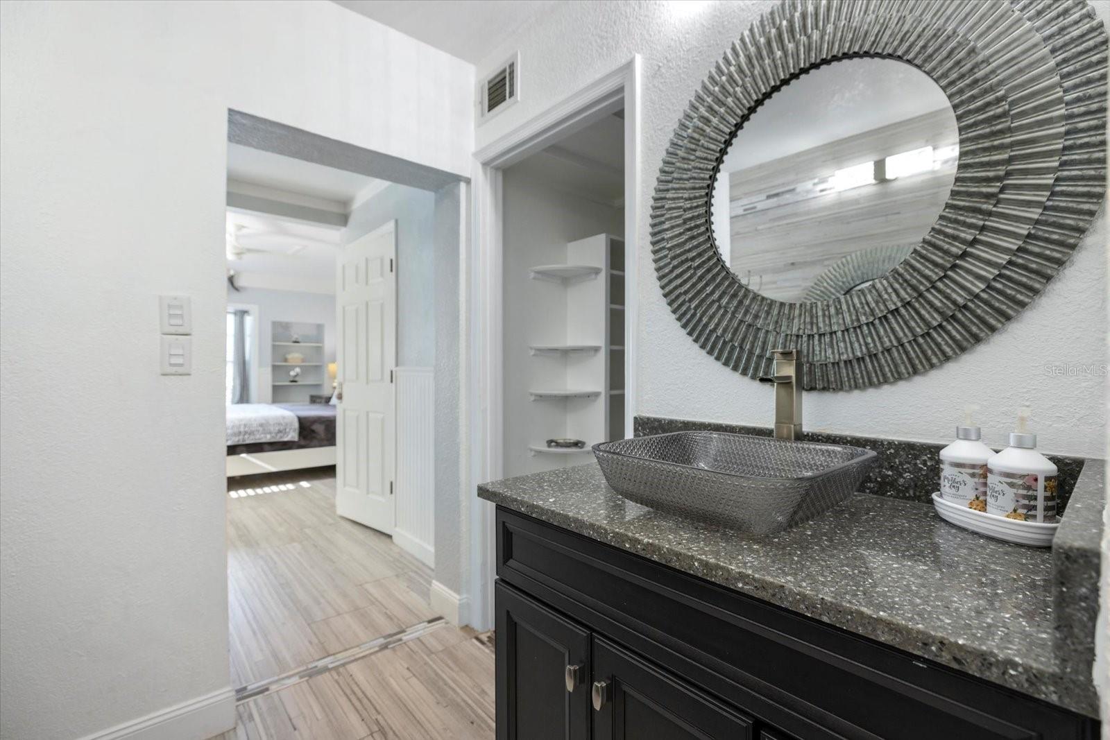 BEACH MANOR - Residential