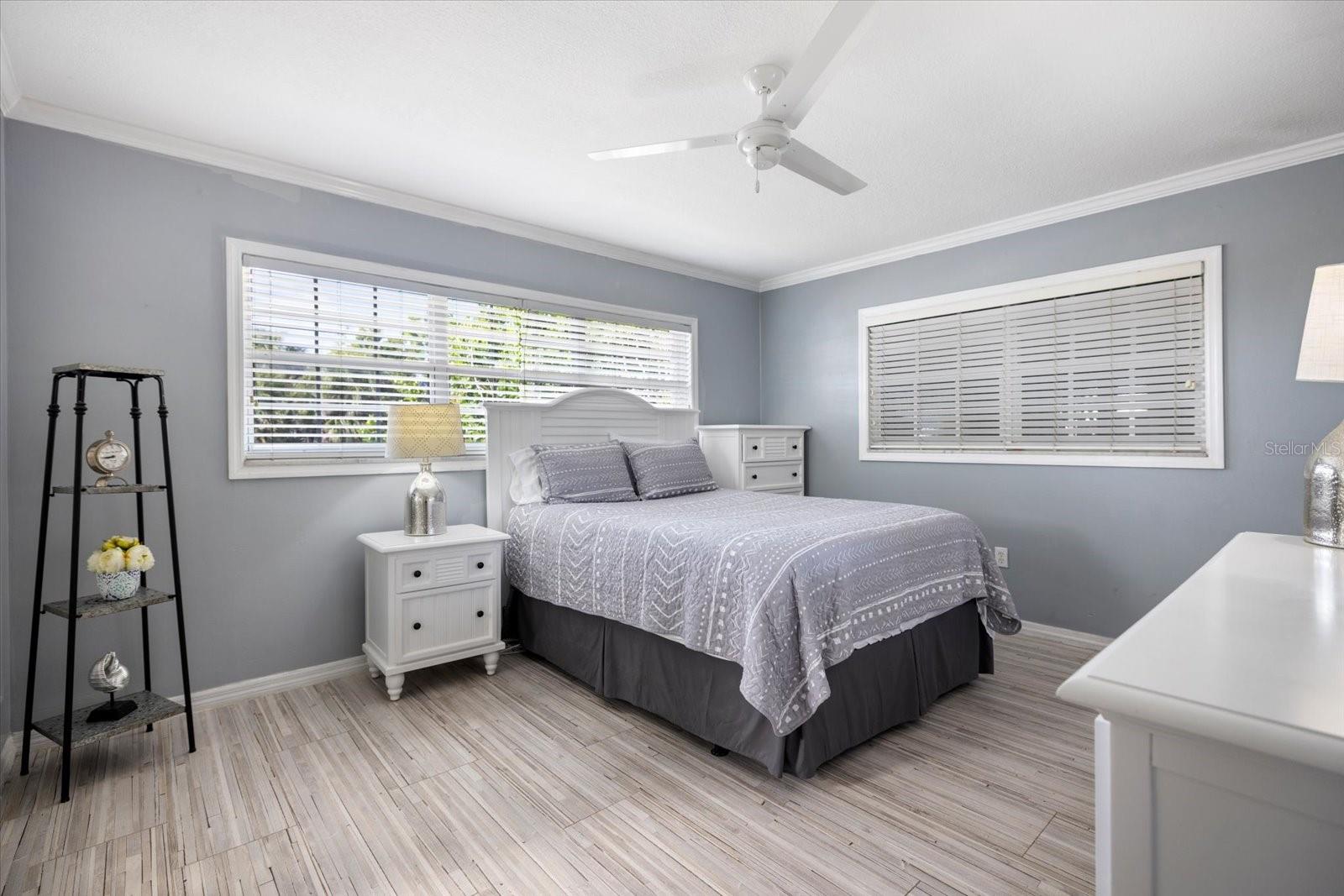 BEACH MANOR - Residential