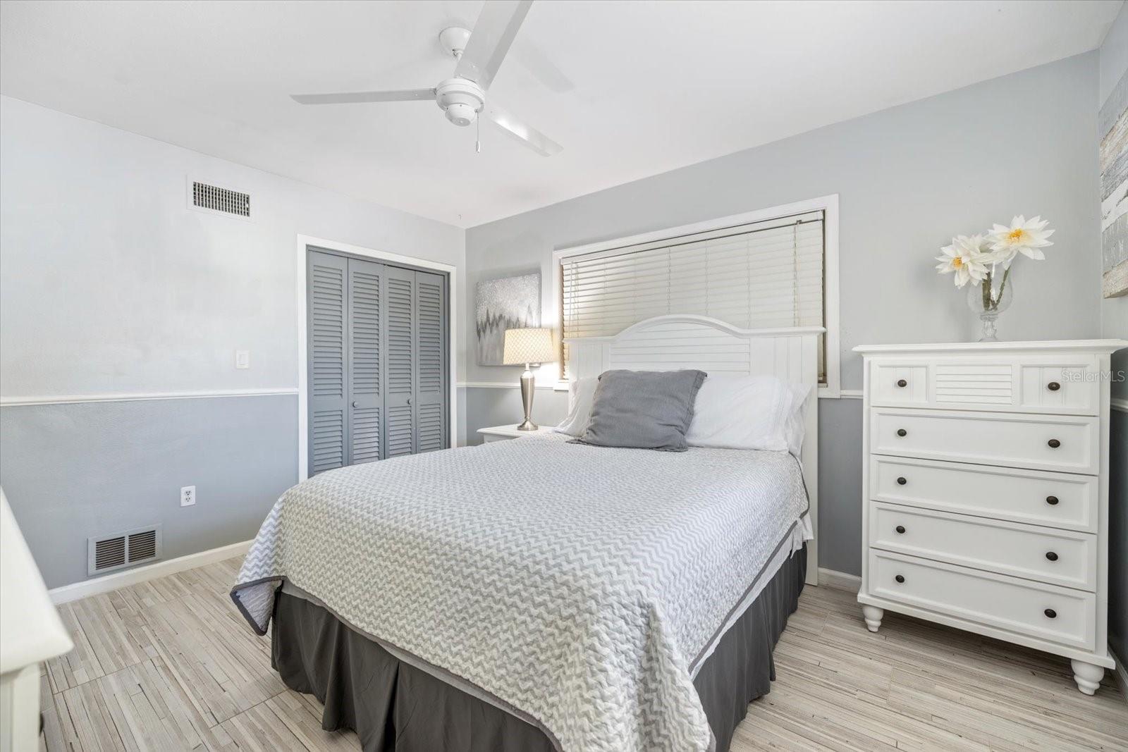 BEACH MANOR - Residential