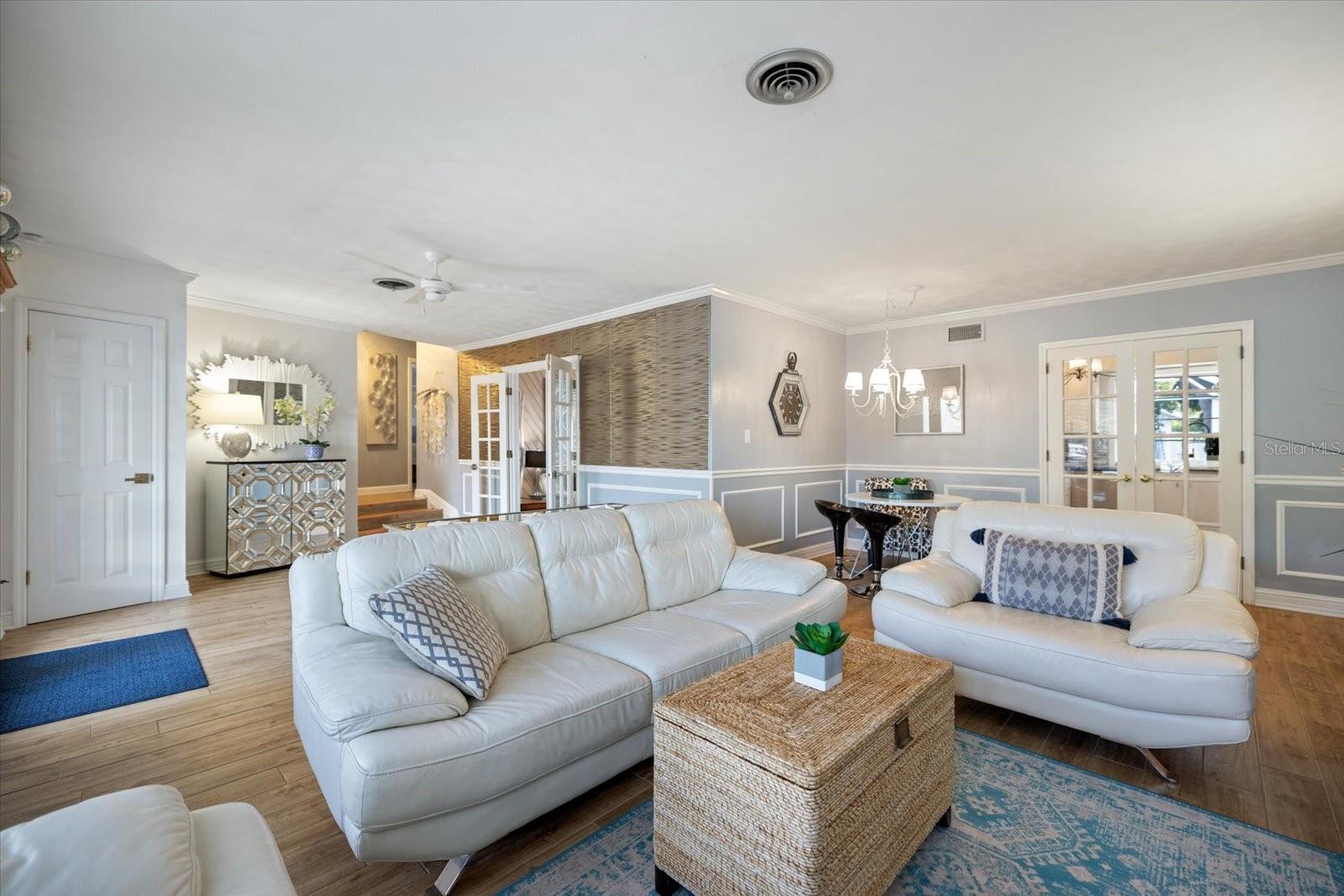 BEACH MANOR - Residential