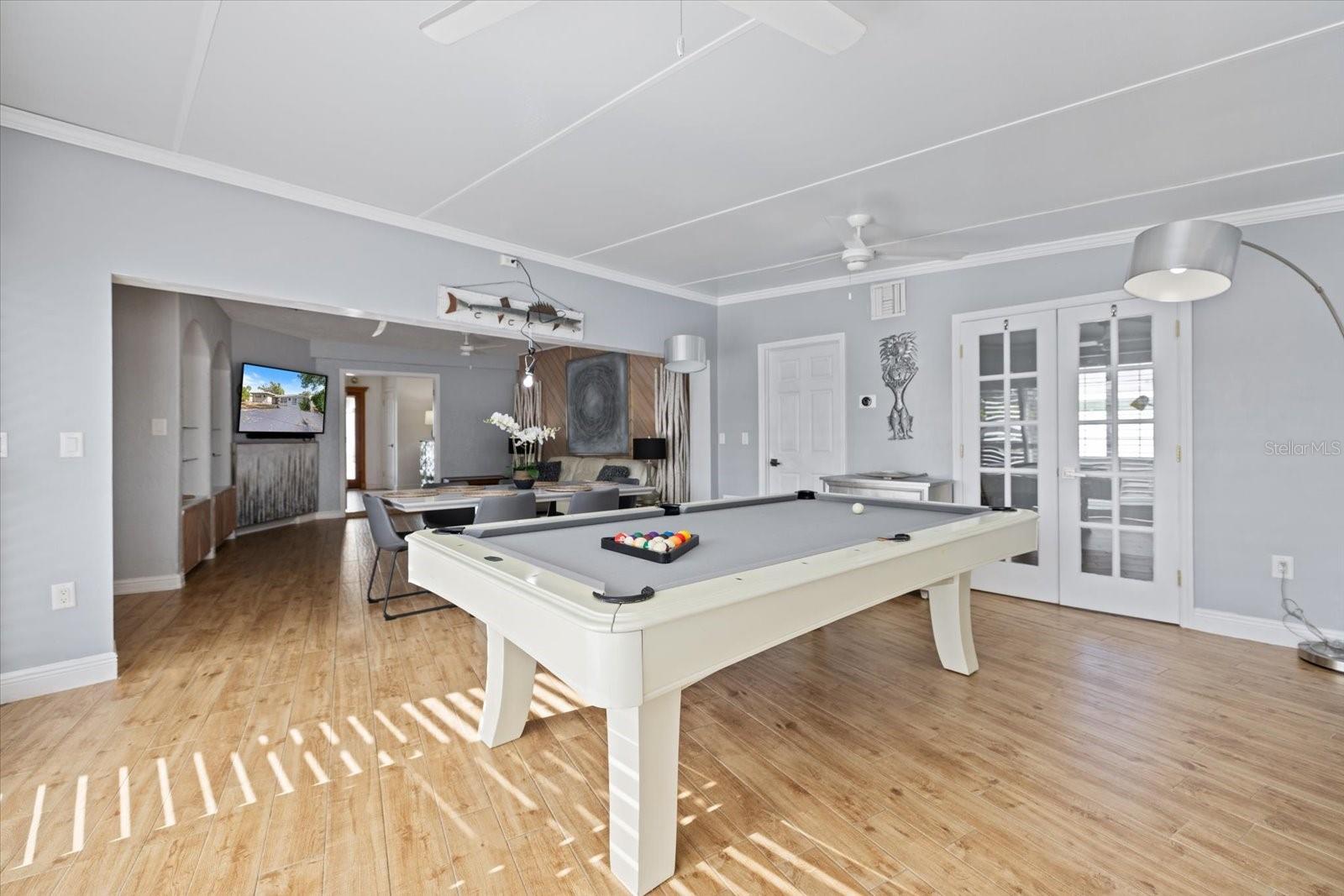 BEACH MANOR - Residential